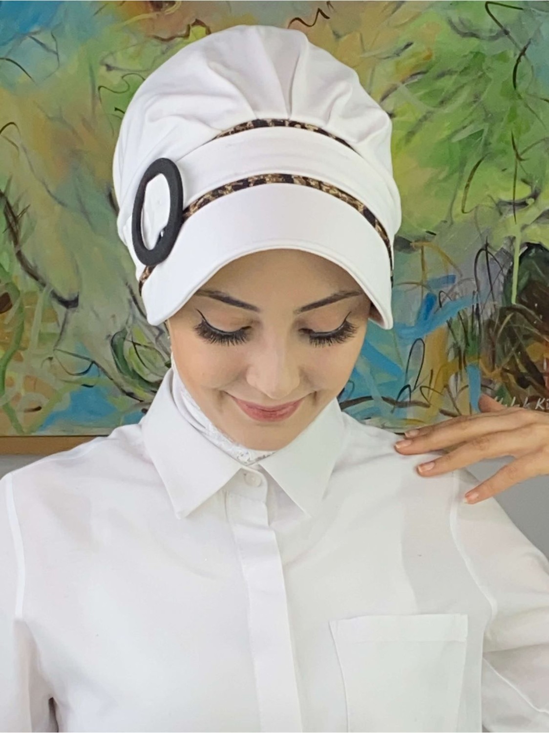 Butik Ambar Nazlı Model Tokalı Leopar Desenli Tesettür Beyaz Şapka görsel 4