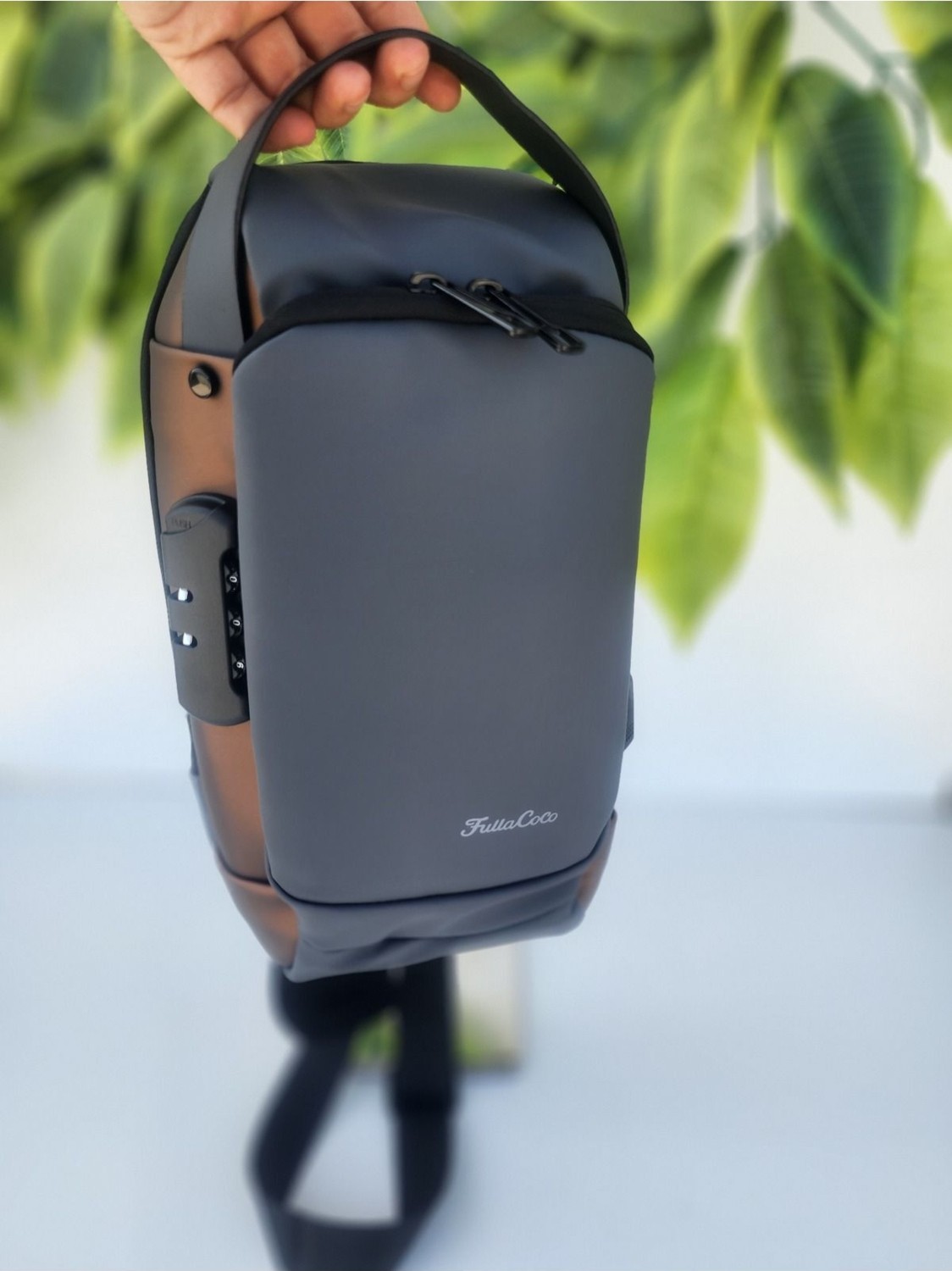 Woodhub Su Geçirmez 7 Gözlü Kilitli Unisex Çapraz Çanta, USB Çıkışlı, Gri görsel 5