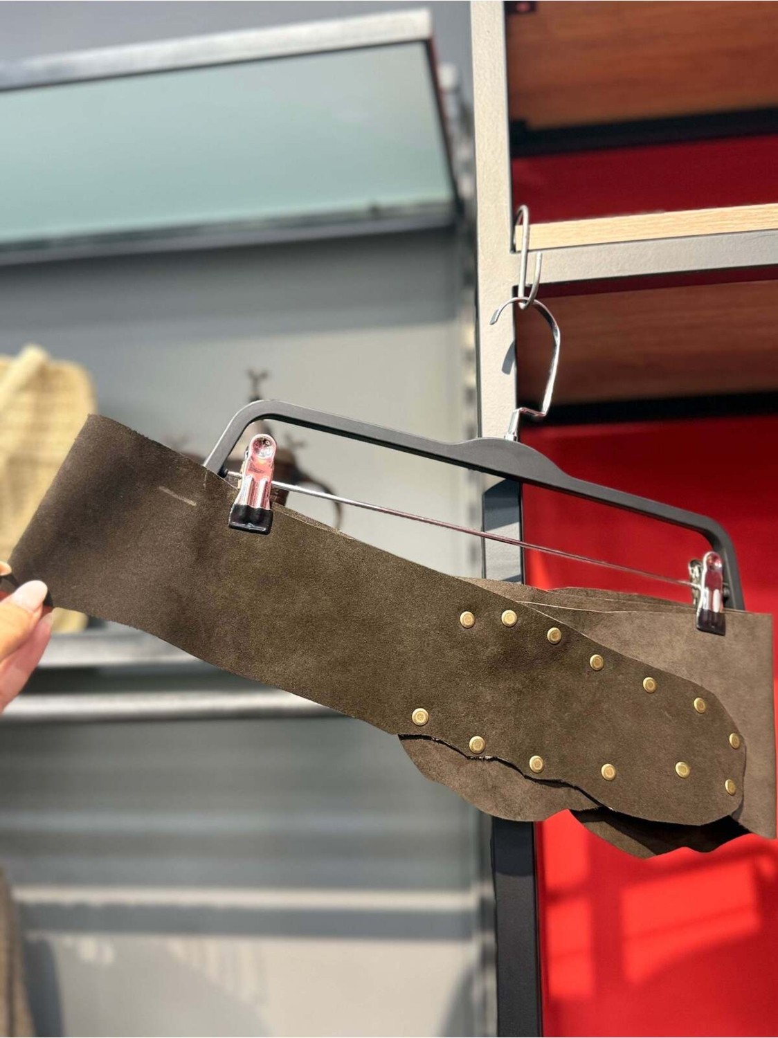 Yılday Gür Butik Clyde El Yapımı Nubuk Tasarım Kemer görsel 5
