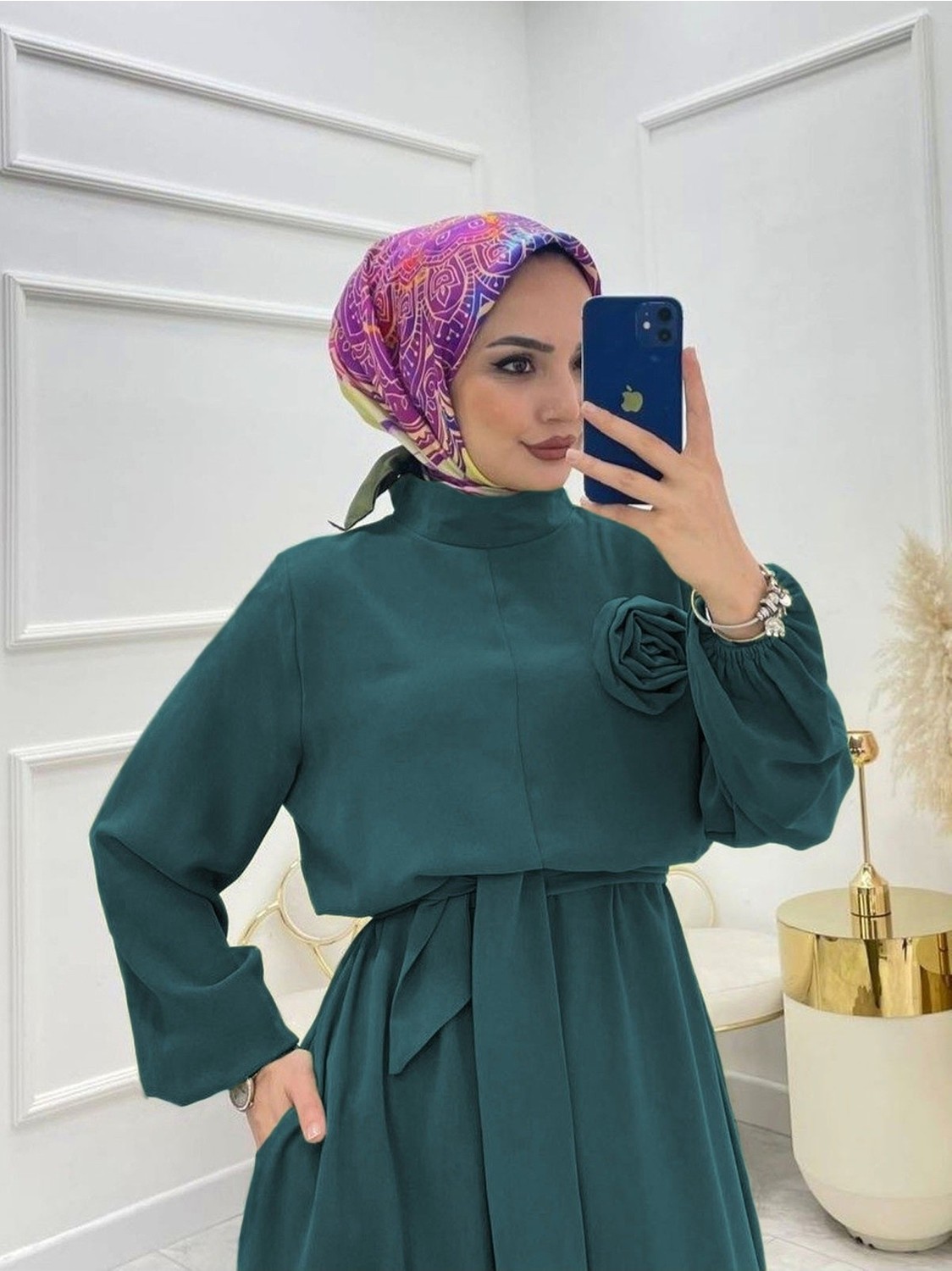 Moda Morfo Dik Yaka Kemerli Güllü Tulum -Vizon görsel 5