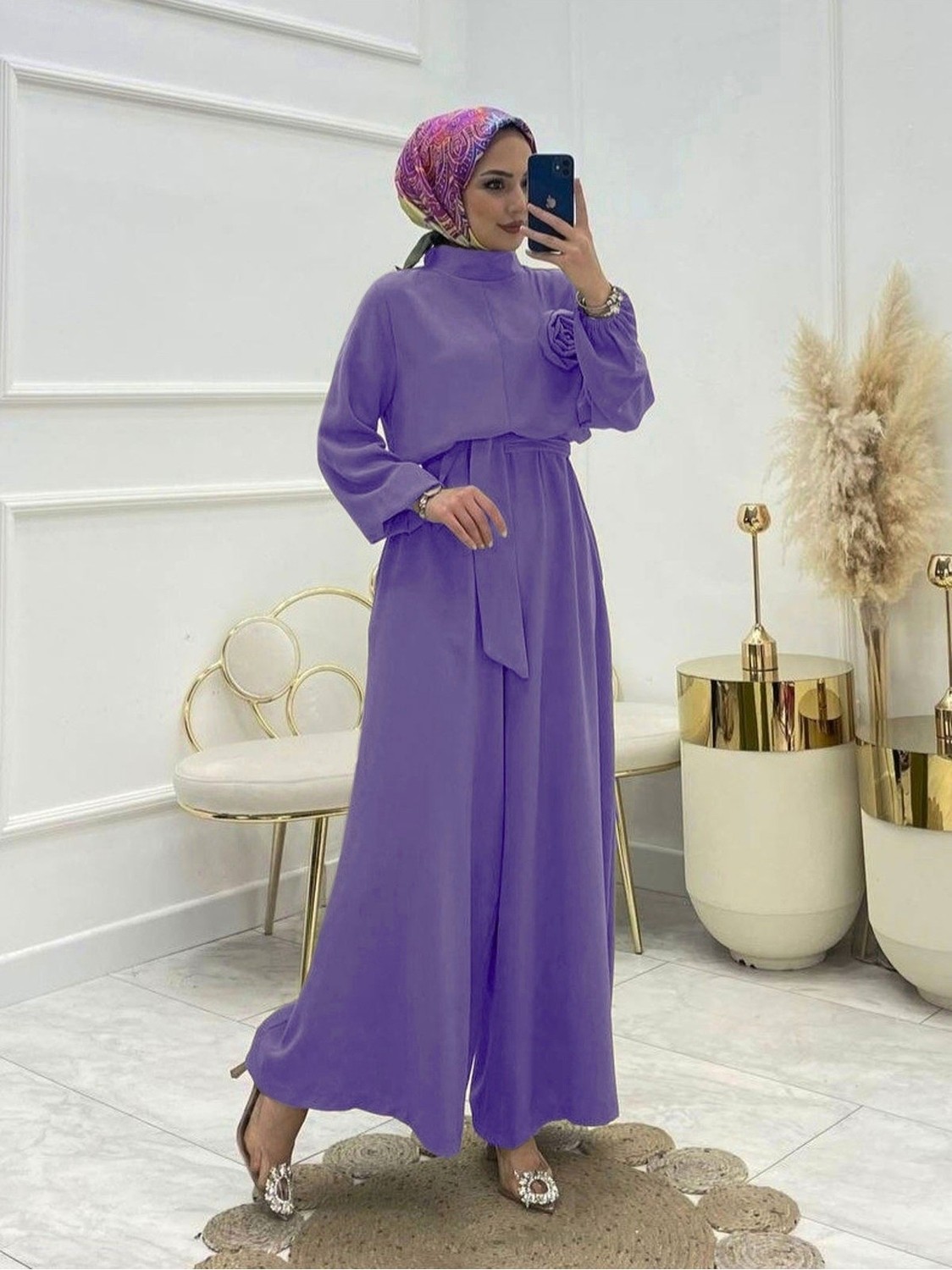 Moda Morfo Dik Yaka Kemerli Güllü Tulum -Vizon