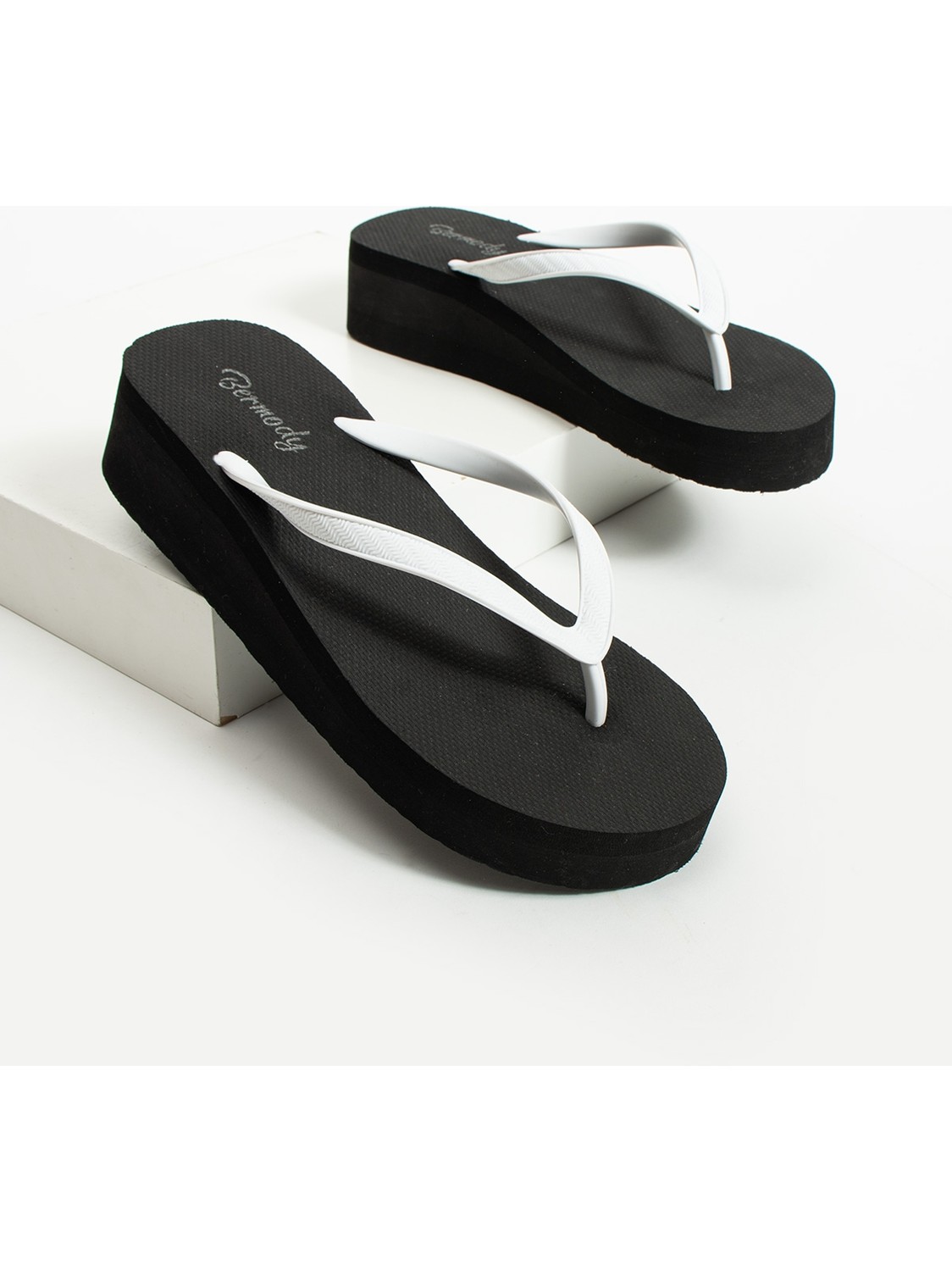 Bermody Pamela Siyah Kadın Platform (4,5cm) Parmak Arası Pvc Acıtmaz Havuz Plaj Terlik Flip Flop Deniz Eva görsel 3