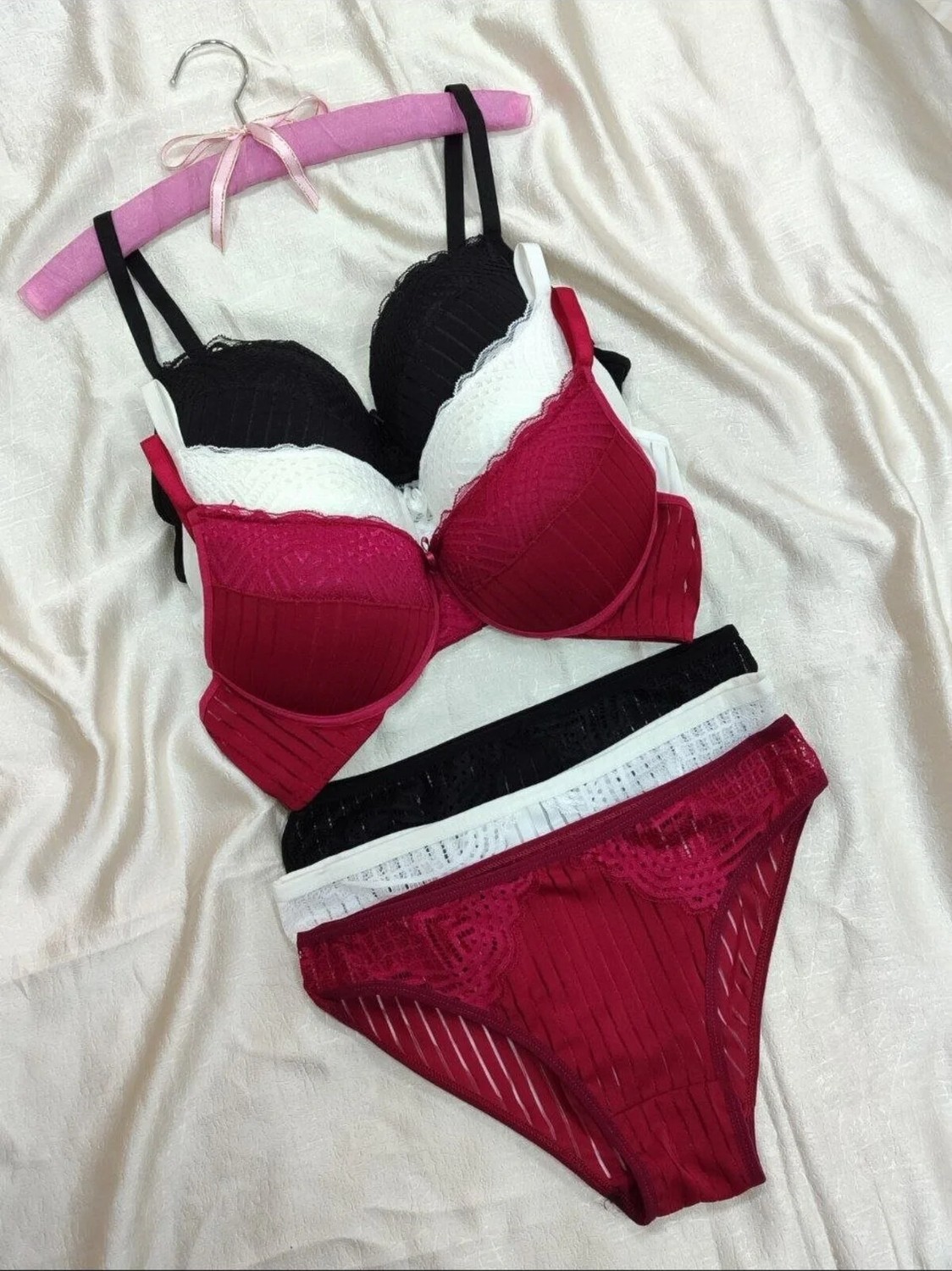 Love Angels Çizgili Dantel Detaylı Push-Up Dolgulu Iç Çamaşırı Takımı-Sütyen Külot Takımı