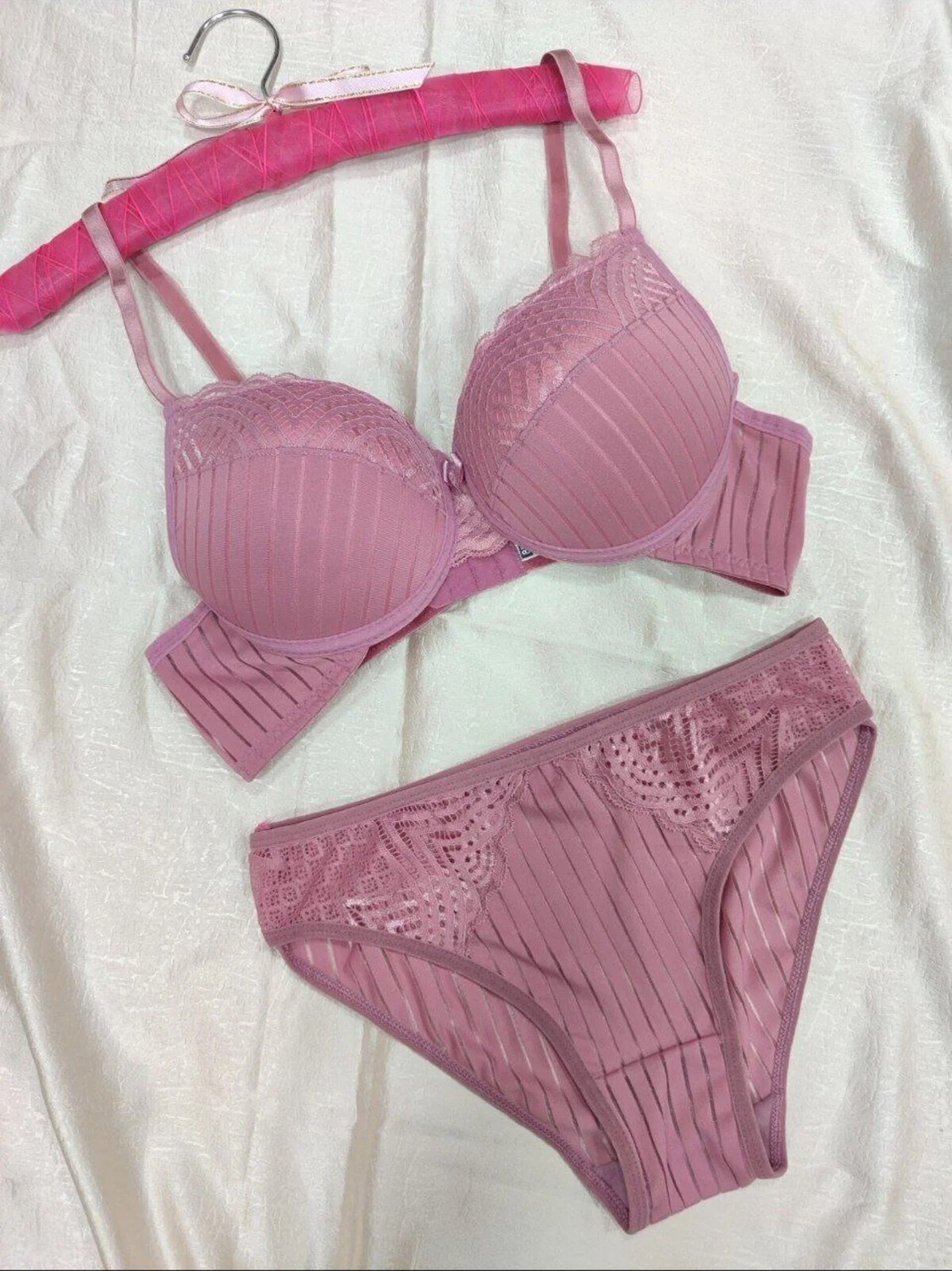 Love Angels Çizgili Dantel Detaylı Push-Up Dolgulu Iç Çamaşırı Takımı-Sütyen Külot Takımı