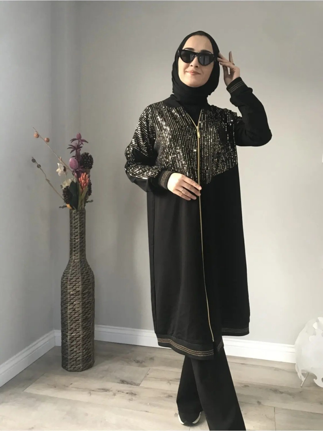 Aysun Aydemir Gold Detaylı Fermuarlı Siyah Eşofman Takımı görsel 3