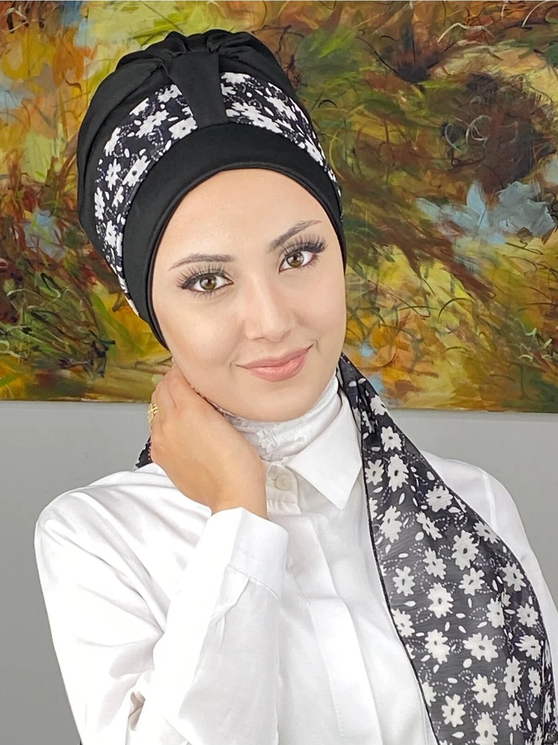 Butik Ambar Tek Biritli Floral Desenli Fularlı Bone - Siyah - Butik Ambar