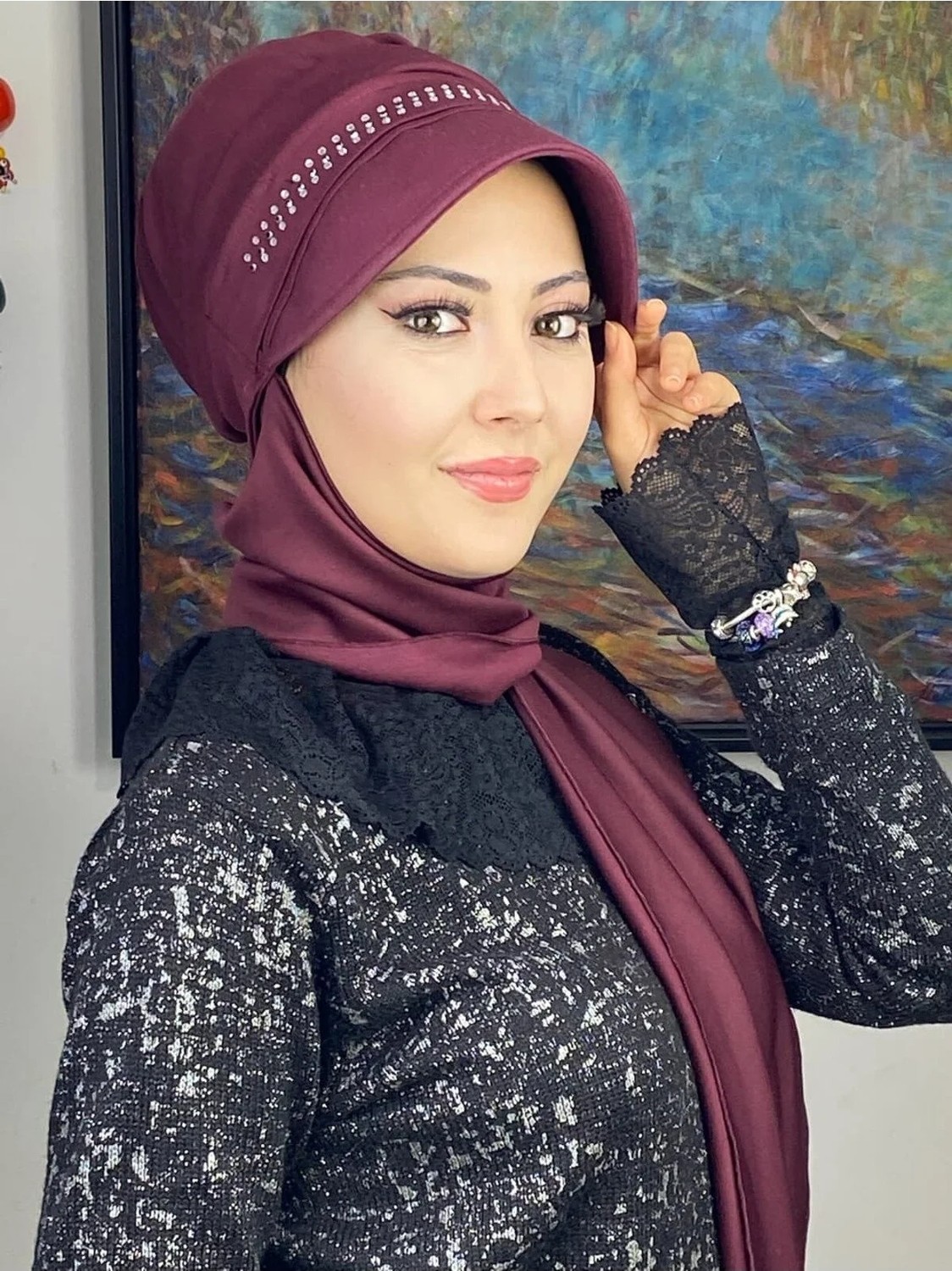 Butik Ambar 3 Sıra Beyaz Kare Taş Detaylı Baharlık Şapka görsel 2