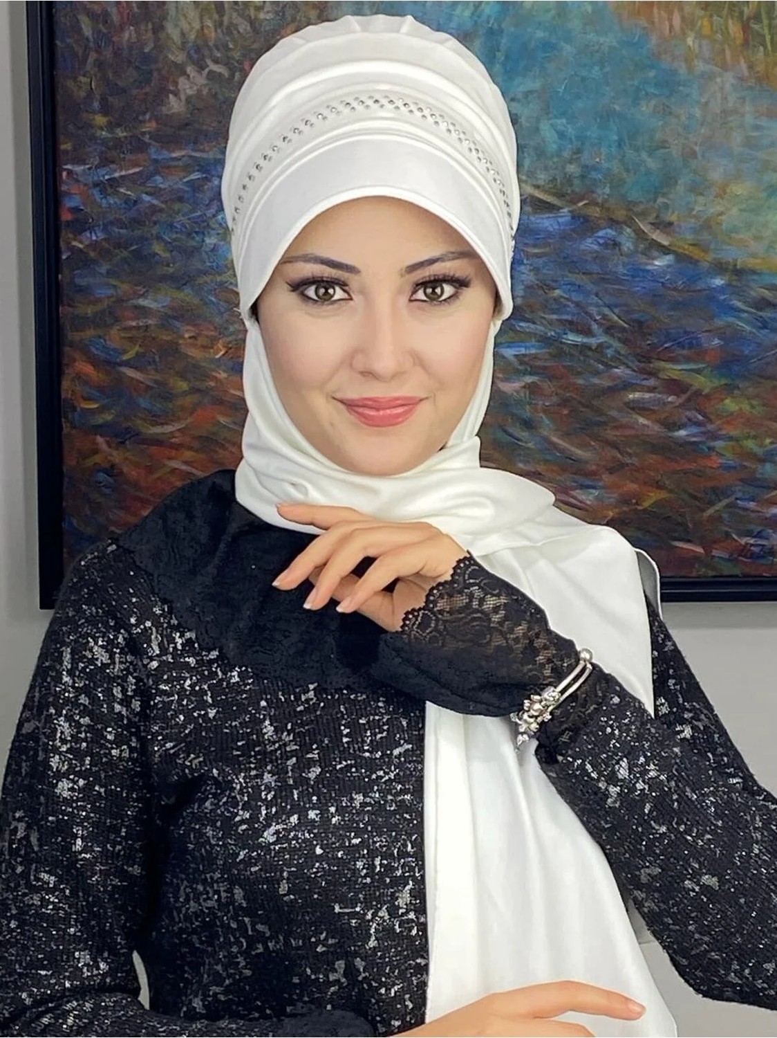 Butik Ambar 3 Sıra Beyaz Kare Taş Detaylı Baharlık Şapka görsel 4