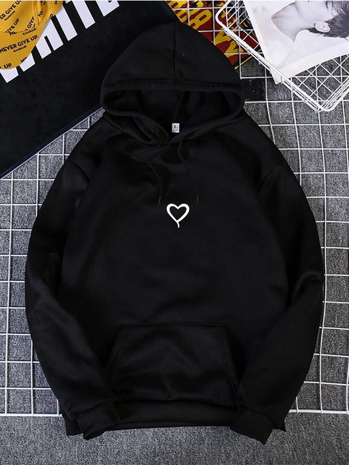 Tarzsokak Kadın Küçül Kalp Baskılı Kapüşonlu Sweatshirt Siyah