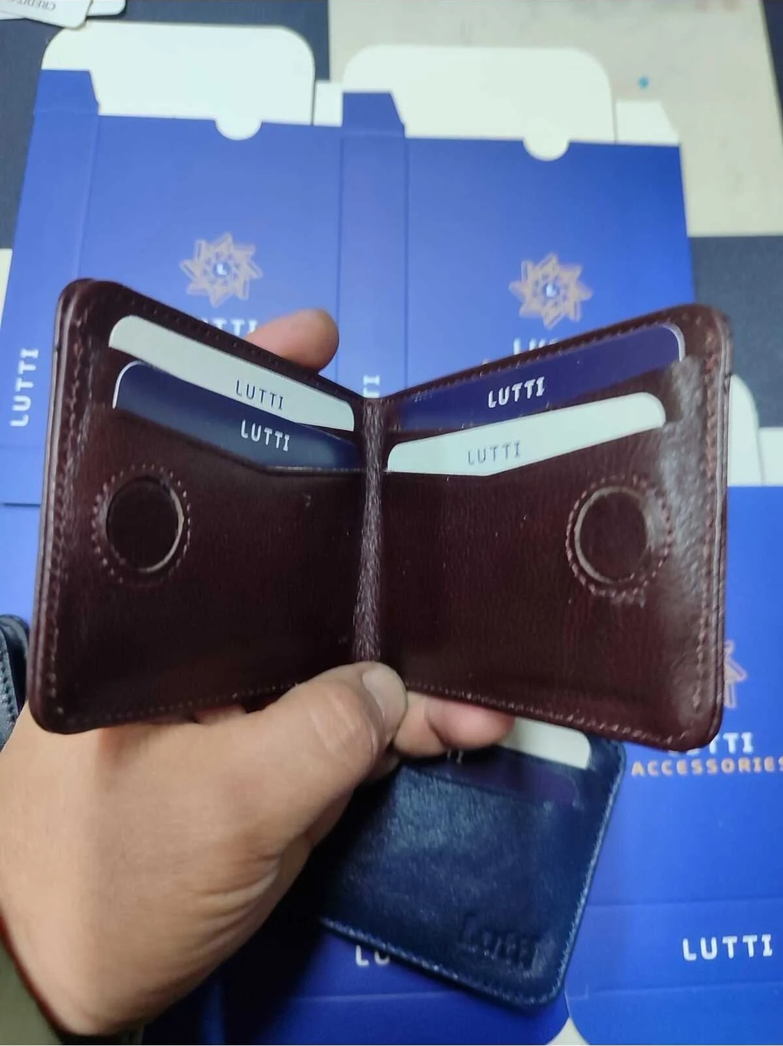 Lutti Hakiki Deri Mıknatıslı Yatay Model Kartlık görsel 8