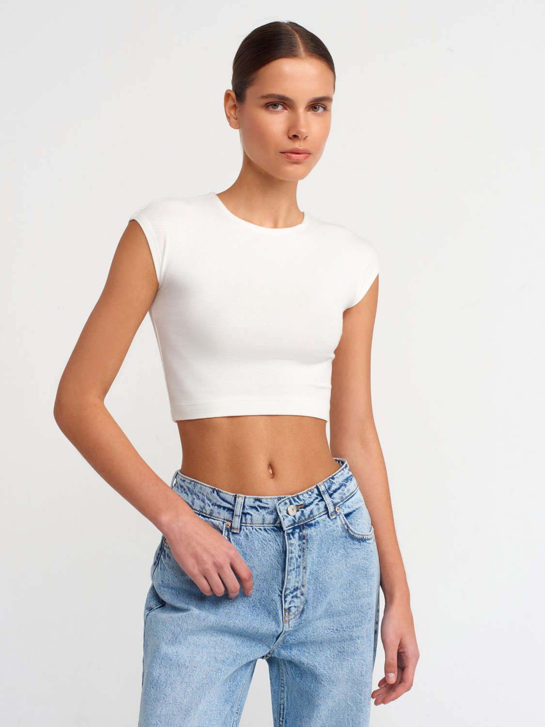 Dilvin 30528 Pamuk ve Modal Karışımlı Crop Top-Beyaz