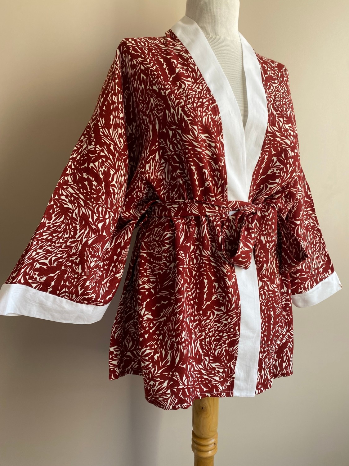 Kinua Studio Flora Çiçekli Beyaz Kırmızı Kimono