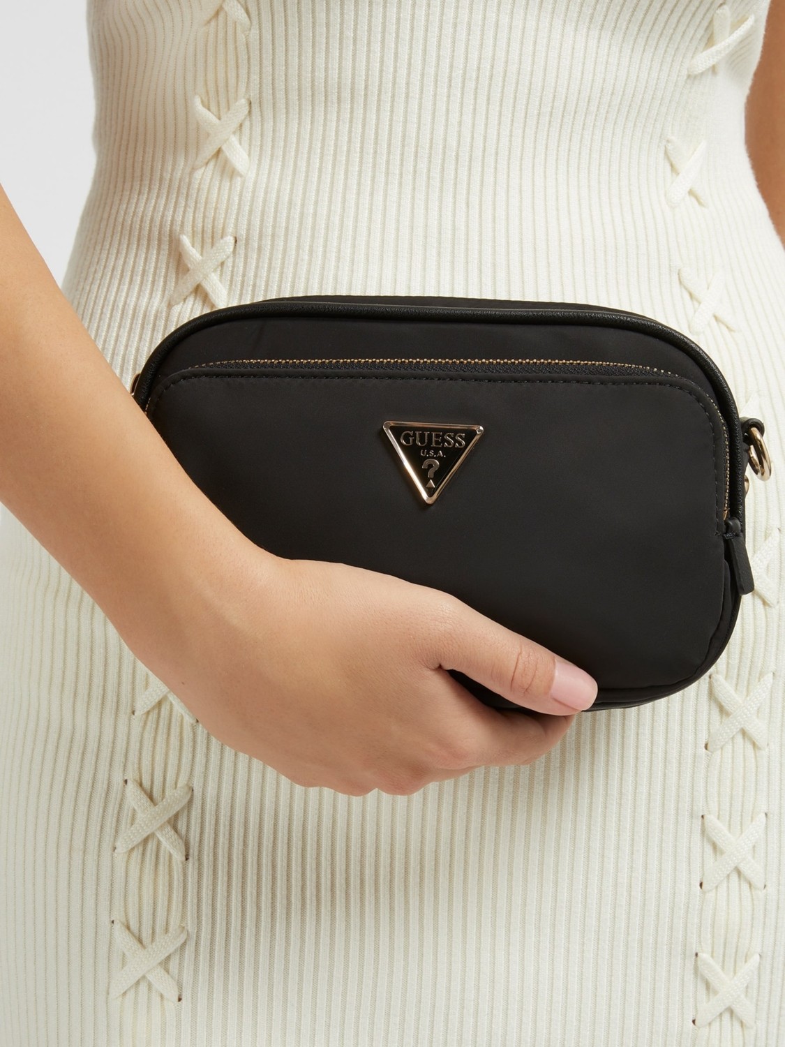 Guess Gemma Saffiano Mini Omuz Çantası Siyah Poliüretan Malzeme İle Şık Ve Ergonomik Tasarım görsel 2