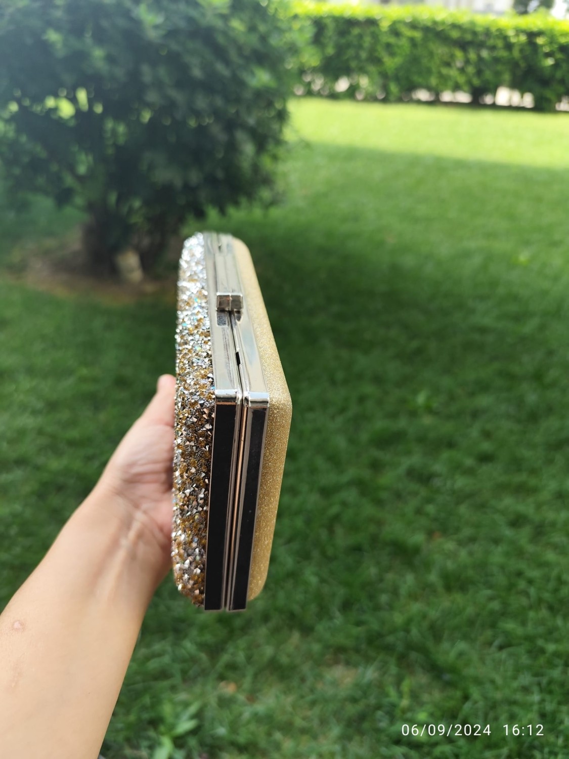 Lwh Kutu Model Taşlı Gold Abiye Çanta görsel 3
