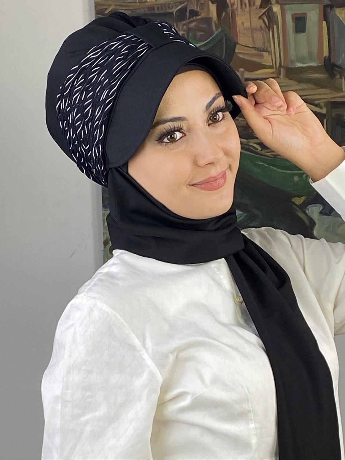 Butik Ambar Siyah Siyah Beyaz Desenli Biritli Atkılı Şapka