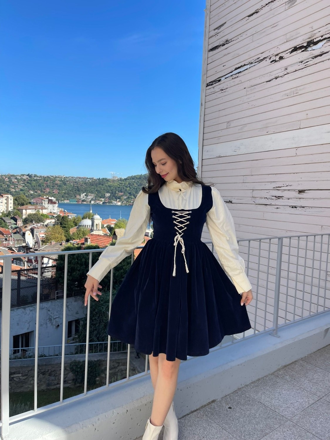 Madame Lucid Retro Kadife Mavi Mini Elbise görsel 3