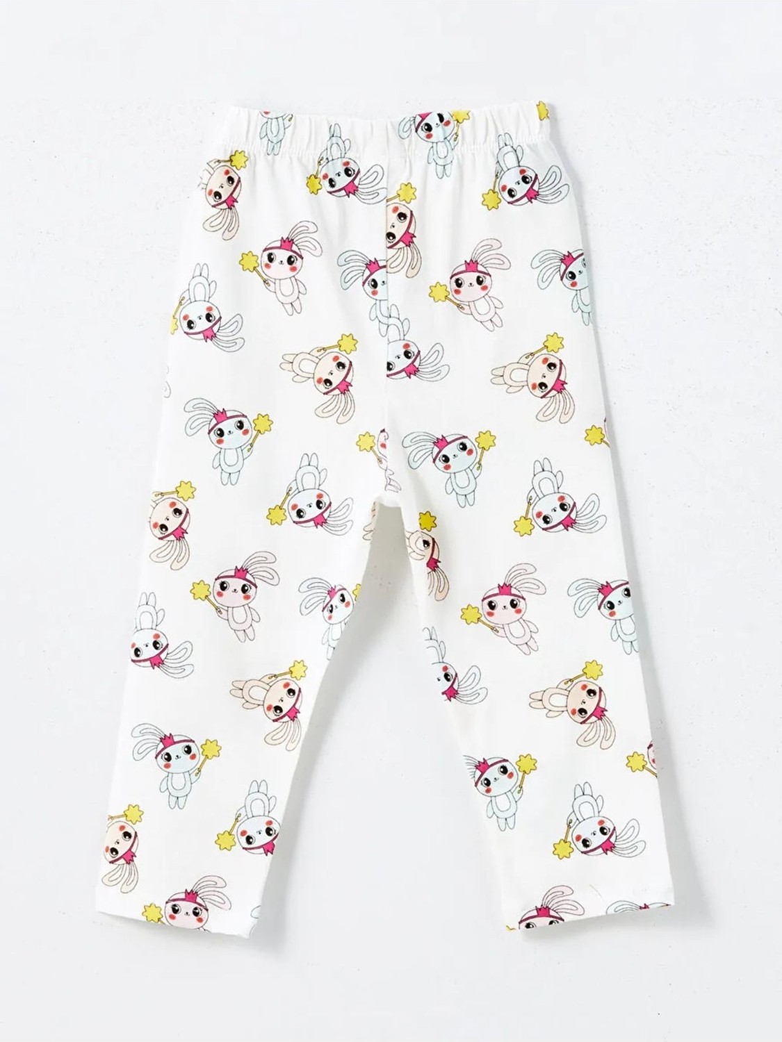 LC Waikiki Lcw Baby Ekru Gömlek Yaka Baskılı Kız Bebek Pijama Takım T T görsel 3