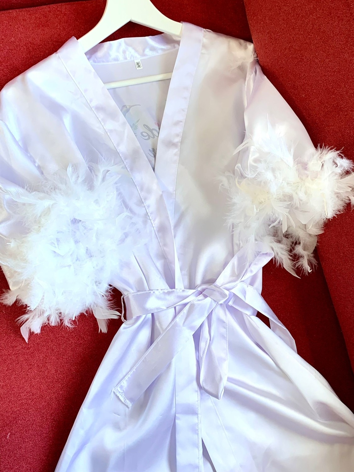 Bride By Victoria ( Isminizi Yazıyoruz) Gelin Sabahlığı Bride Sabahlık Kollar Tüylü ve Bride To Be Kuşak görsel 3