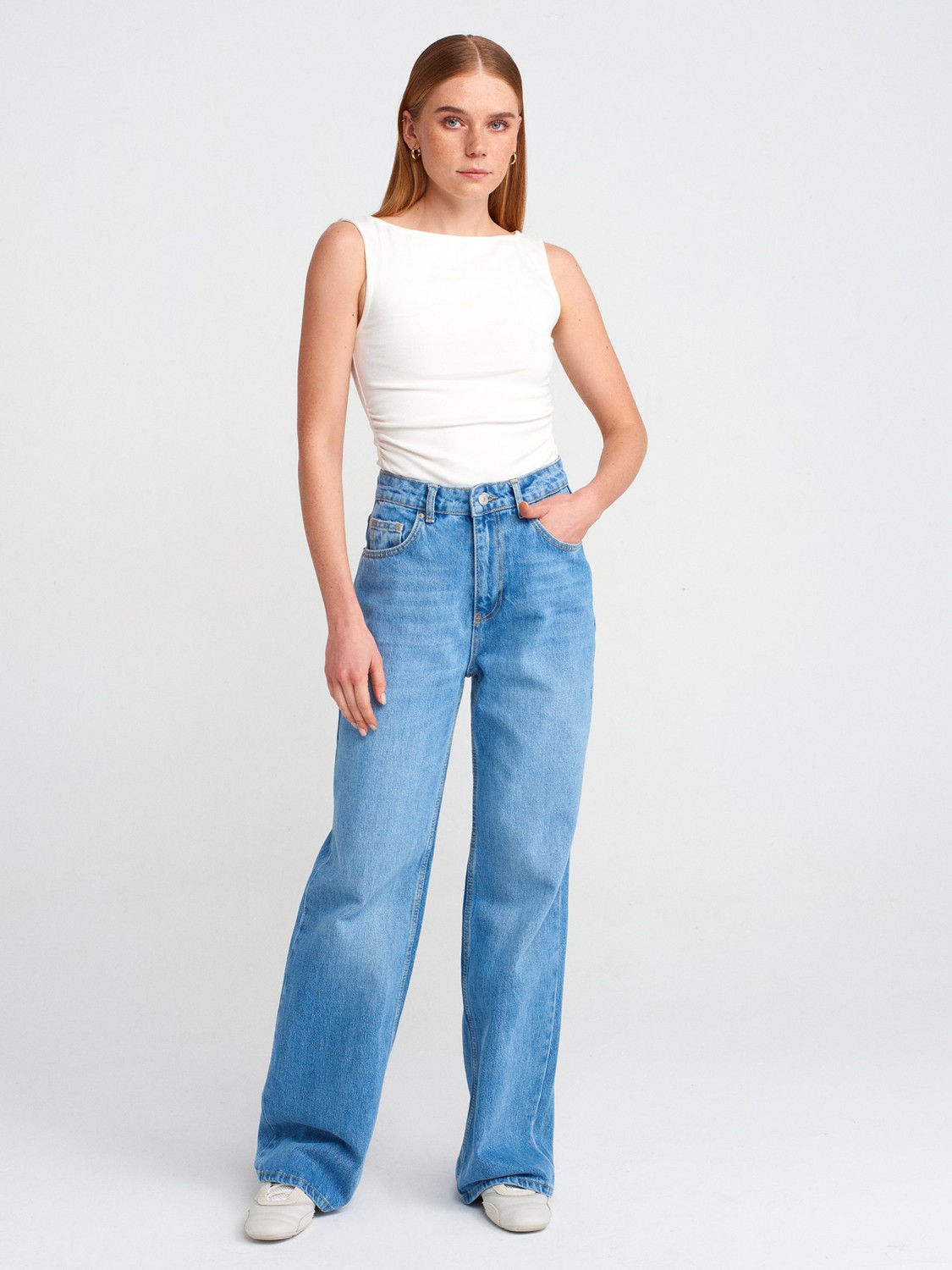 Dilvin 31589 Büzgülü Kayık Yaka Top-Beyaz görsel 3