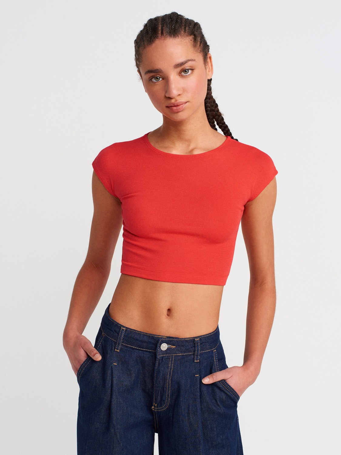 Dilvin 30528 Pamuk ve Modal Karışımlı Crop Top-Beyaz