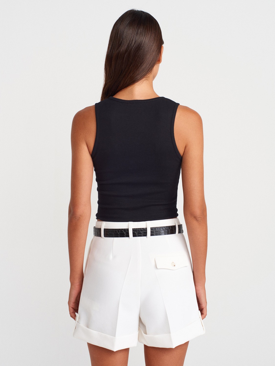Dilvin 21005 Yıkama Efektli Kadın Crop Top Beyaz Kolsuz V Yaka Pamuklu Günlük Stil görsel 2