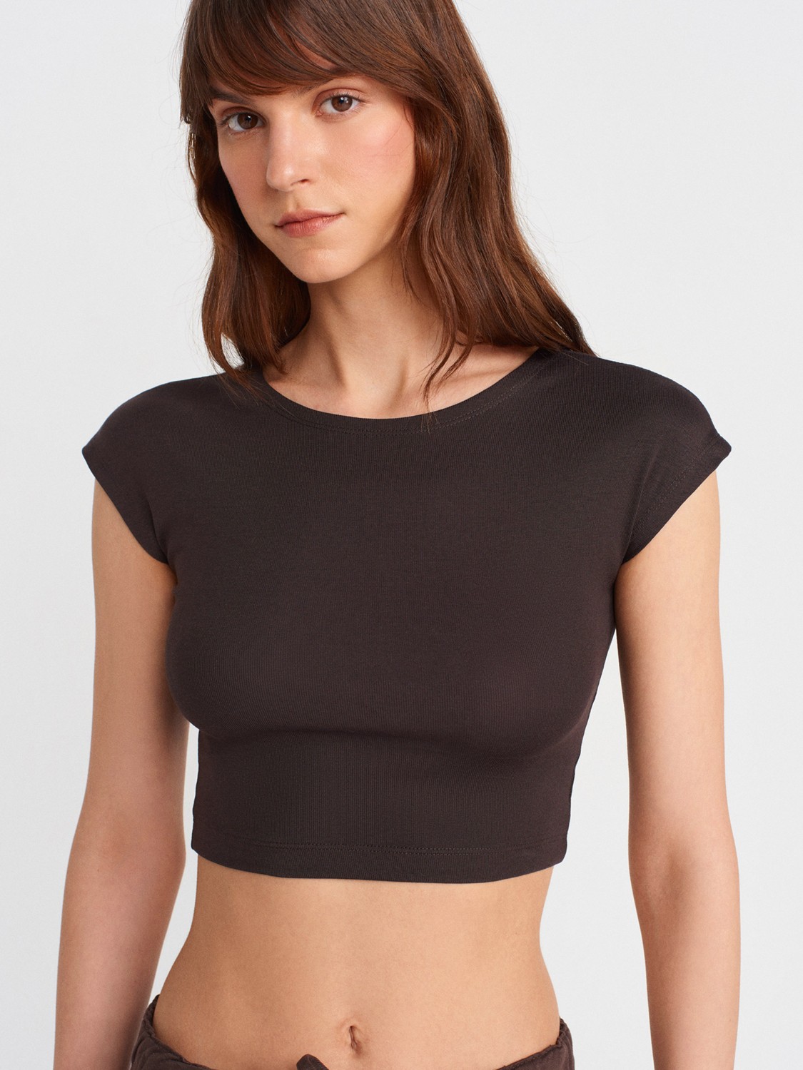Dilvin 30528 Pamuk ve Modal Karışımlı Crop Top-Beyaz