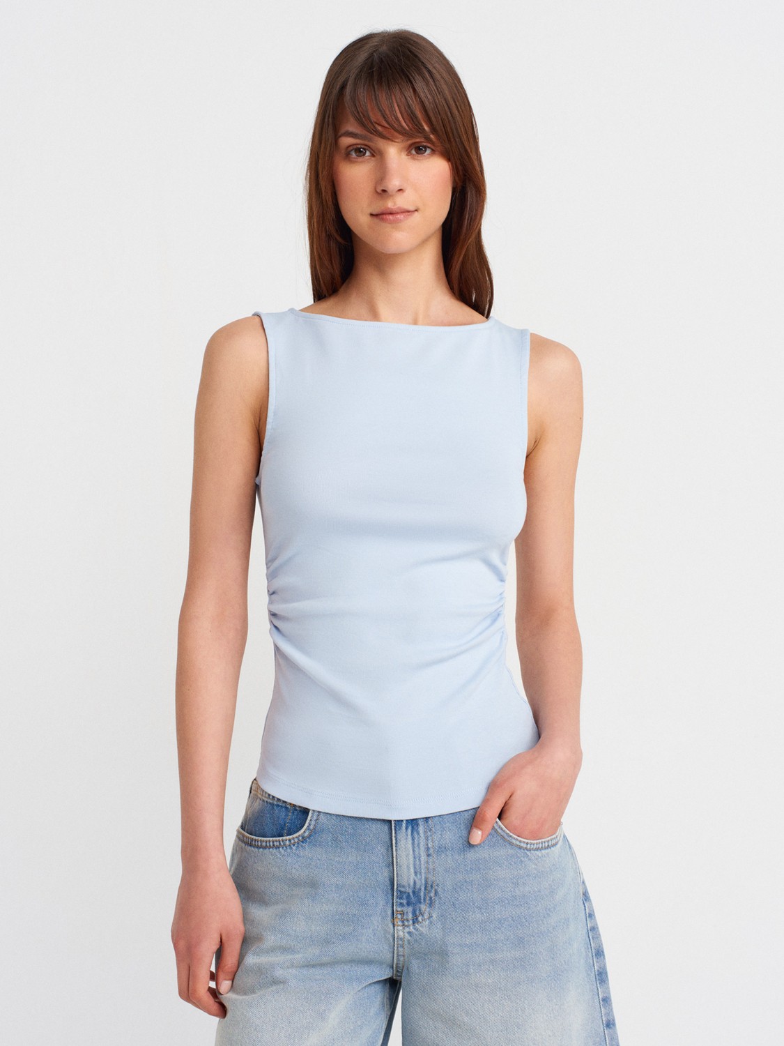 Dilvin 31589 Büzgülü Kayık Yaka Top-Beyaz
