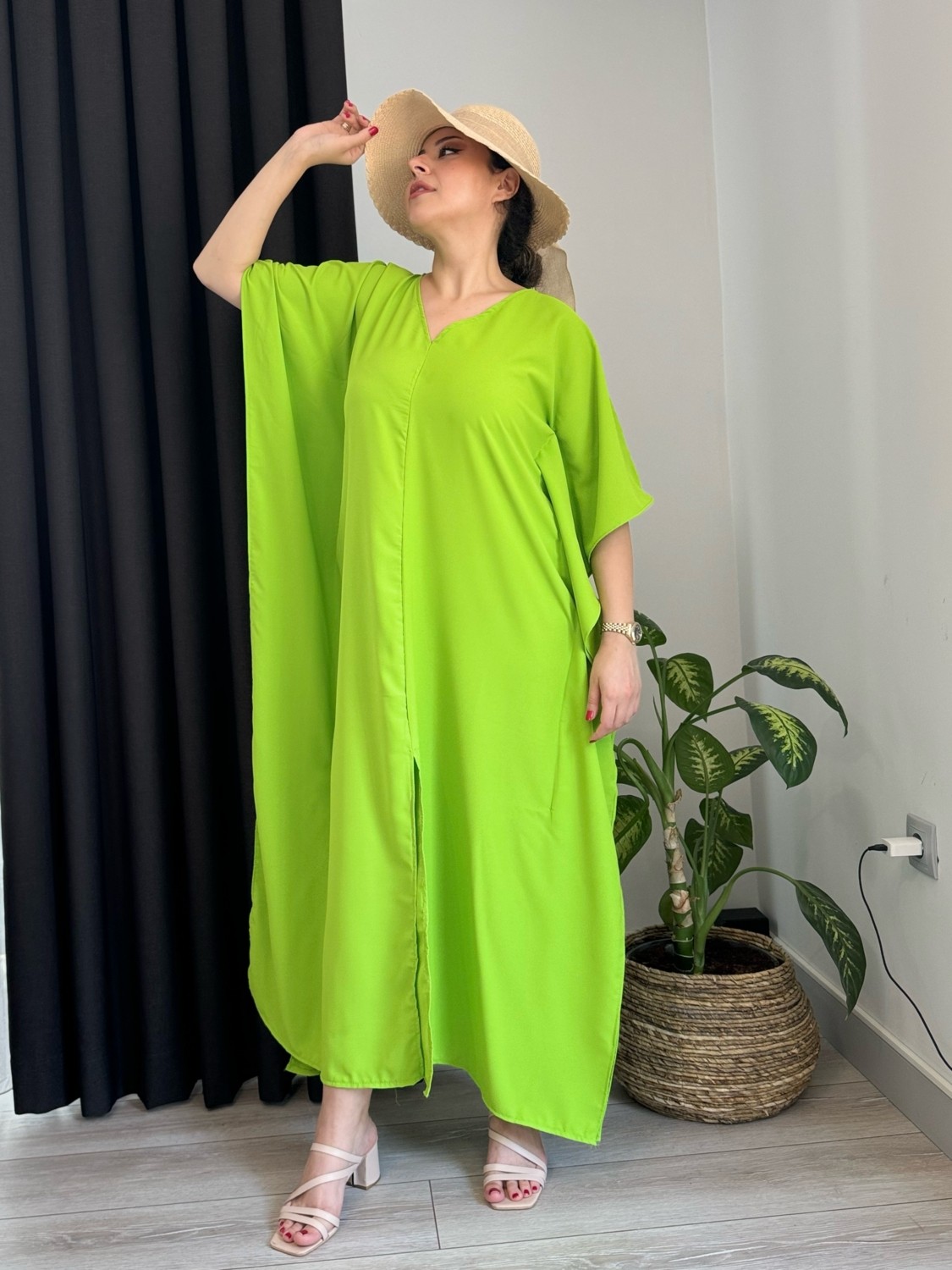 ViolettaXL Kadın Büyük Beden Yırtmaç Detay Yarasa Kol Dokuma Jessica Elbise görsel 5