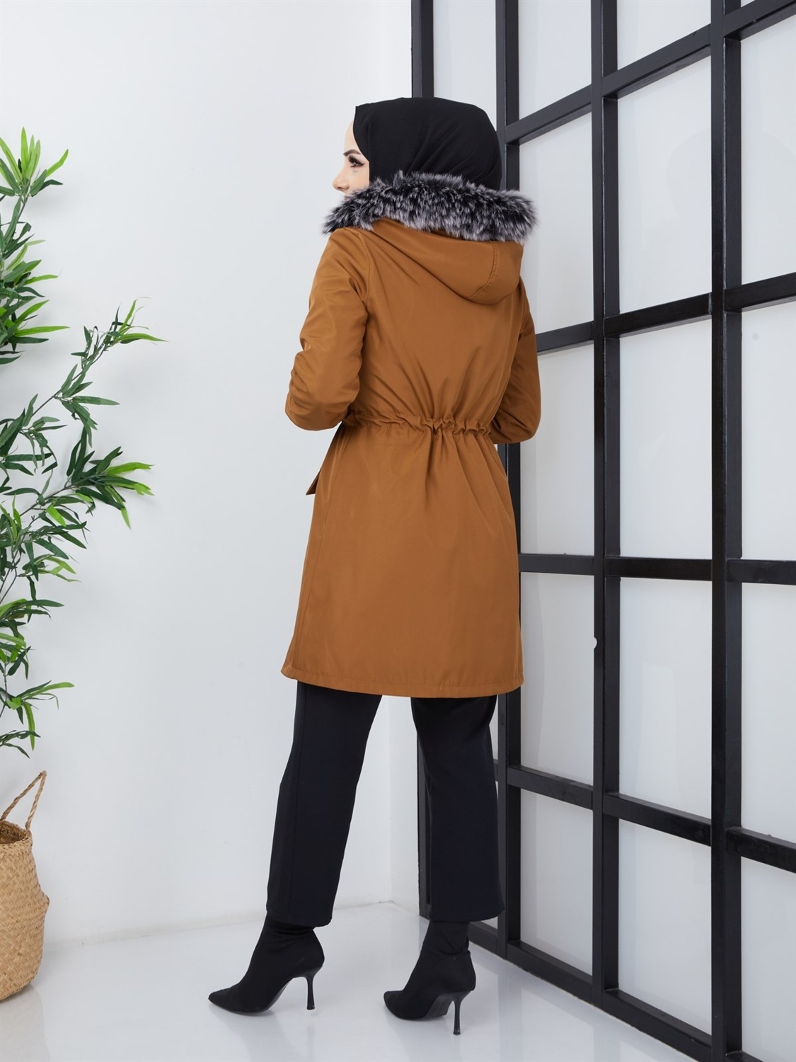 Hafsa Mina Kadın Kısa Yağmurluk Bondik Mont Taba görsel 3