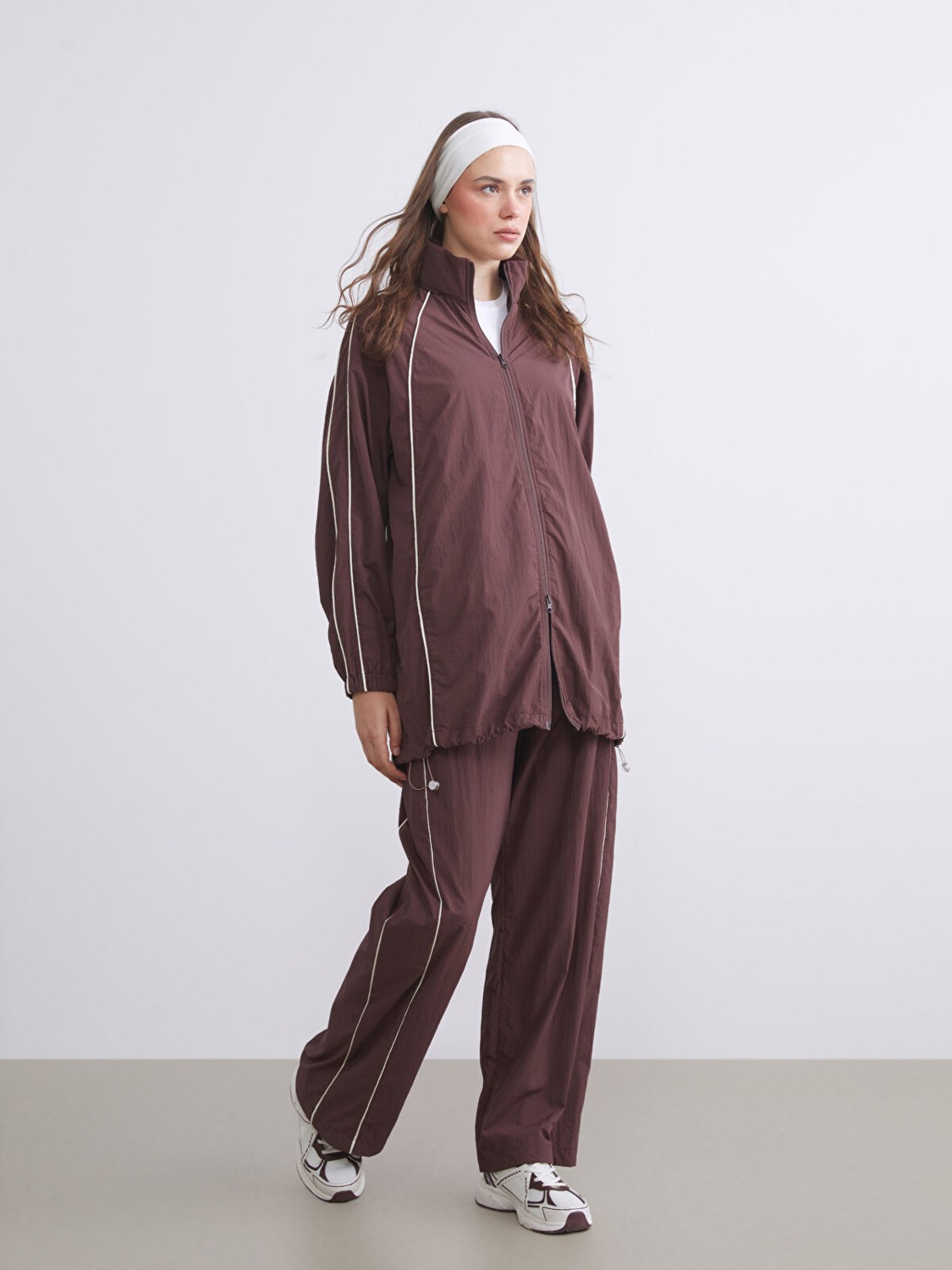 LC Waikiki Yeni Sezon Dik Yaka Oversize Kadın Yağmurluk görsel 2