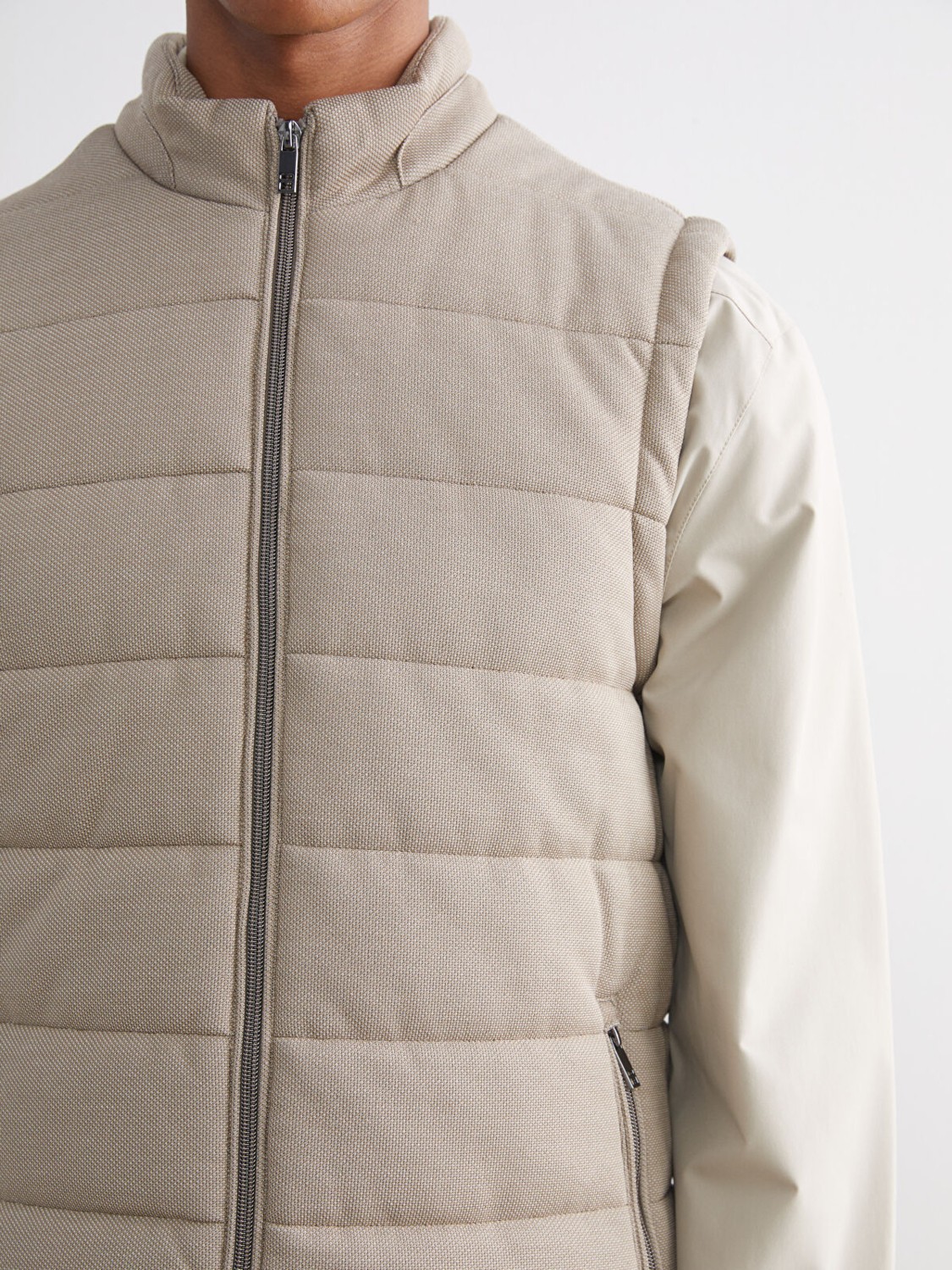 LC Waikiki Yeni Sezon Slim Fit Dik Yaka Erkek Şişme Yelek görsel 3