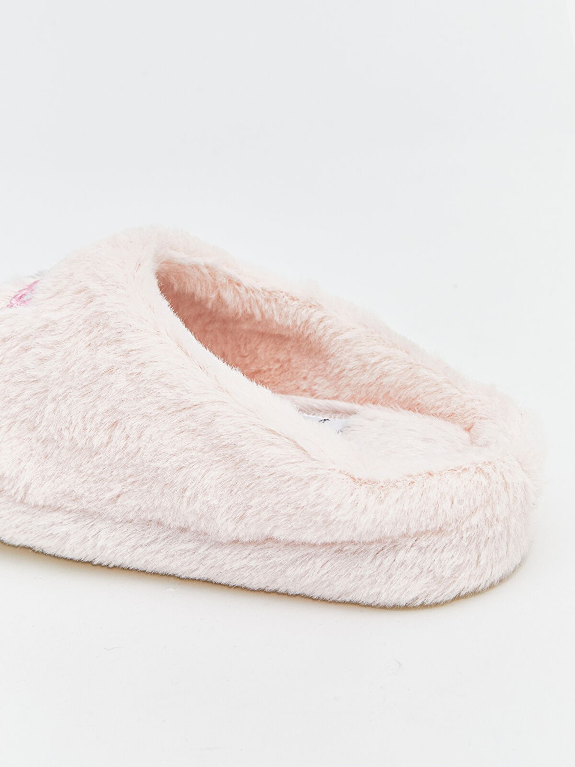 LC Waikiki Yeni Sezon Hello Kitty Nakışlı Pelüş Kız Çocuk Ev Terliği görsel 5