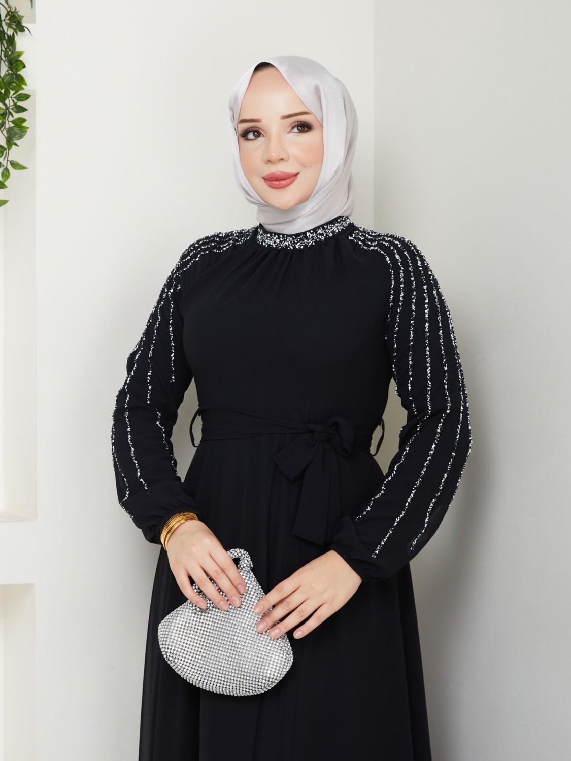 Hiramir Kadın Kolları Işlemeli Astarlı Abiye Elbise YZ2501 46 - Lacivert görsel 2