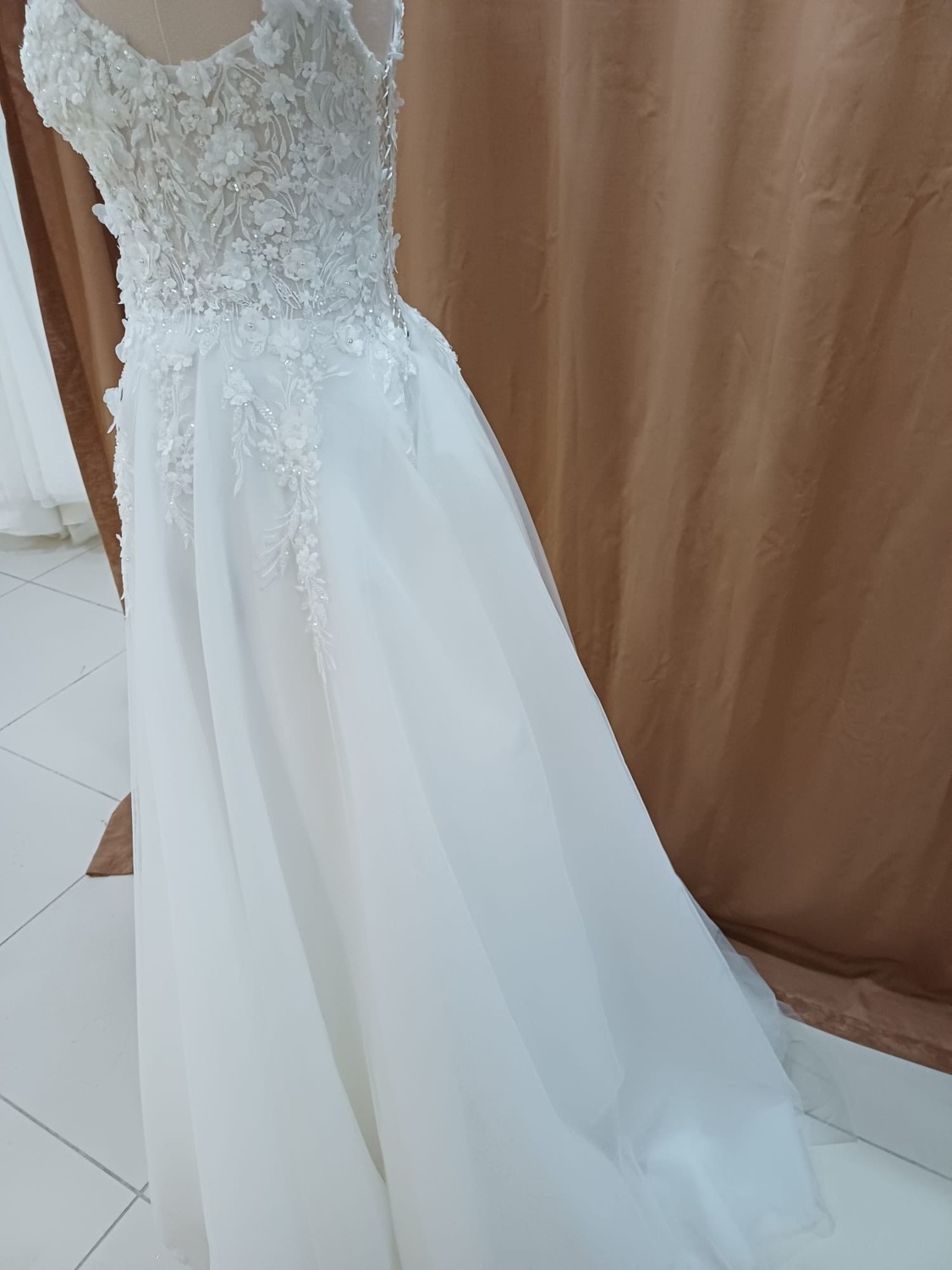 Zöhra Avcı Gelinlik Ve Moda Helen Gelinlik Modeli 3D Çicek Desenli görsel 5