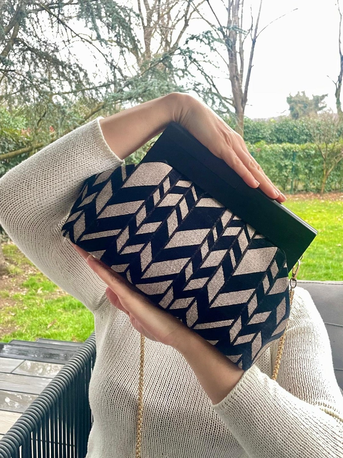 Jophiel Atelier Portföy Çanta Kadın Zincirli Omuz Çantası Dokuma Kumaş ile Şık Görünüm 20x28 cm Clutch görsel 2