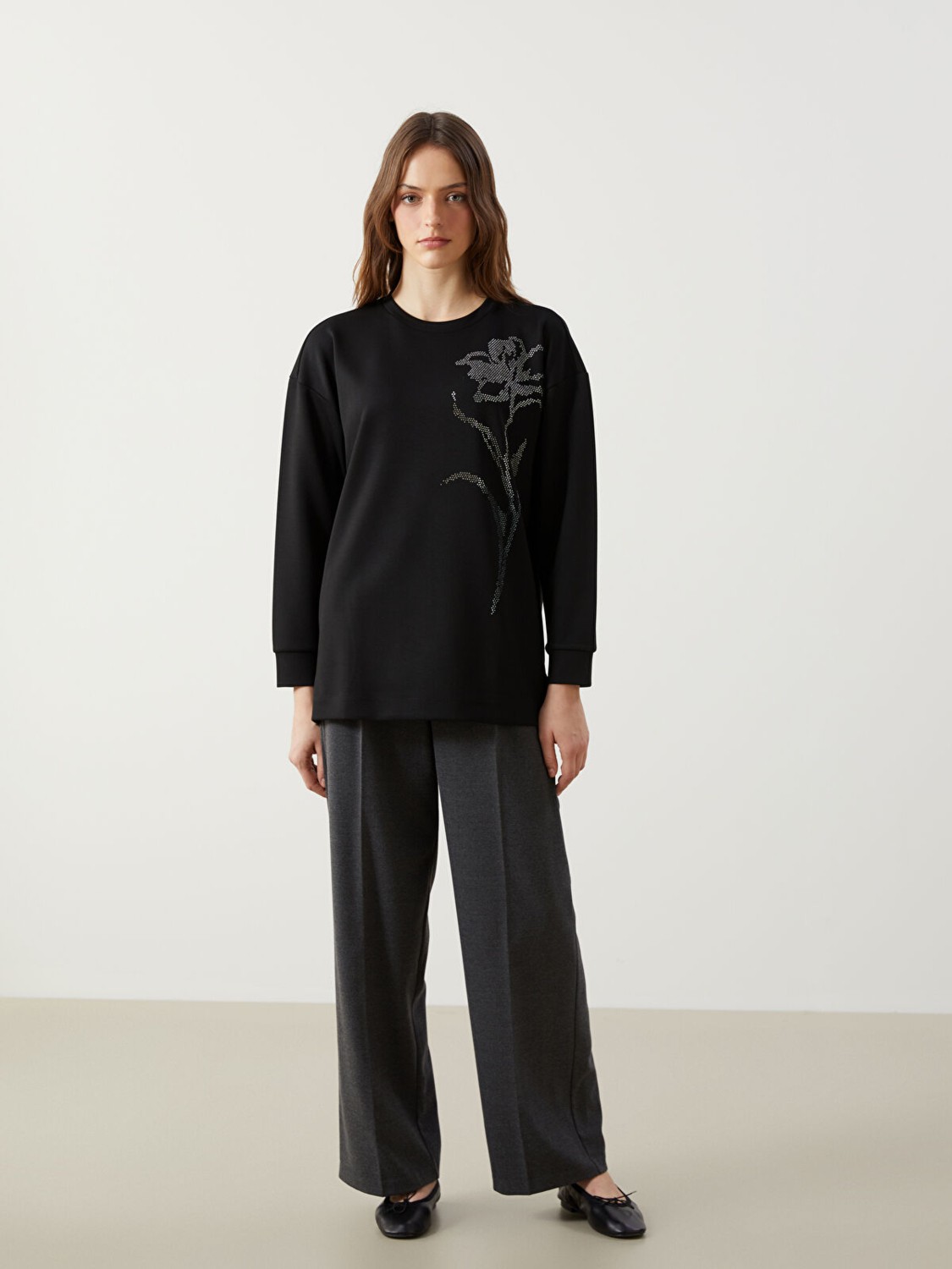 LC Waikiki Yeni Sezon Taşlı Oversize Kadın Sweatshirt Tunik görsel 2
