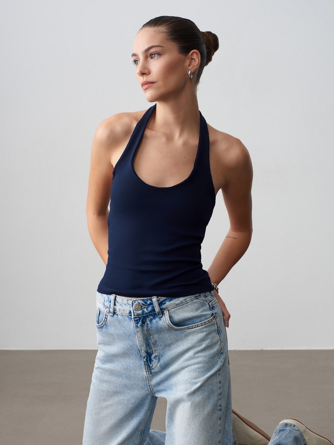 Dilvin 21052 Beyaz Halter Yaka Top Kadın Oversize Kalıp %95 Pamuk Dokuma Kumaş görsel 6