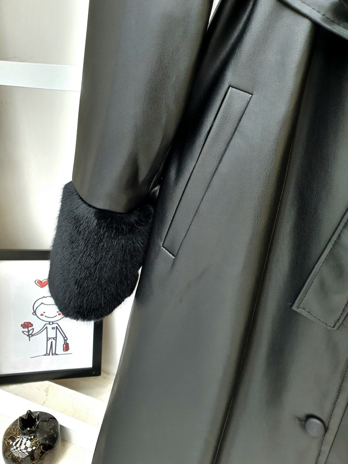Moda Morfo Yakası ve Kol Manşeti Soft Peluş Deri Kap -Siyah görsel 4