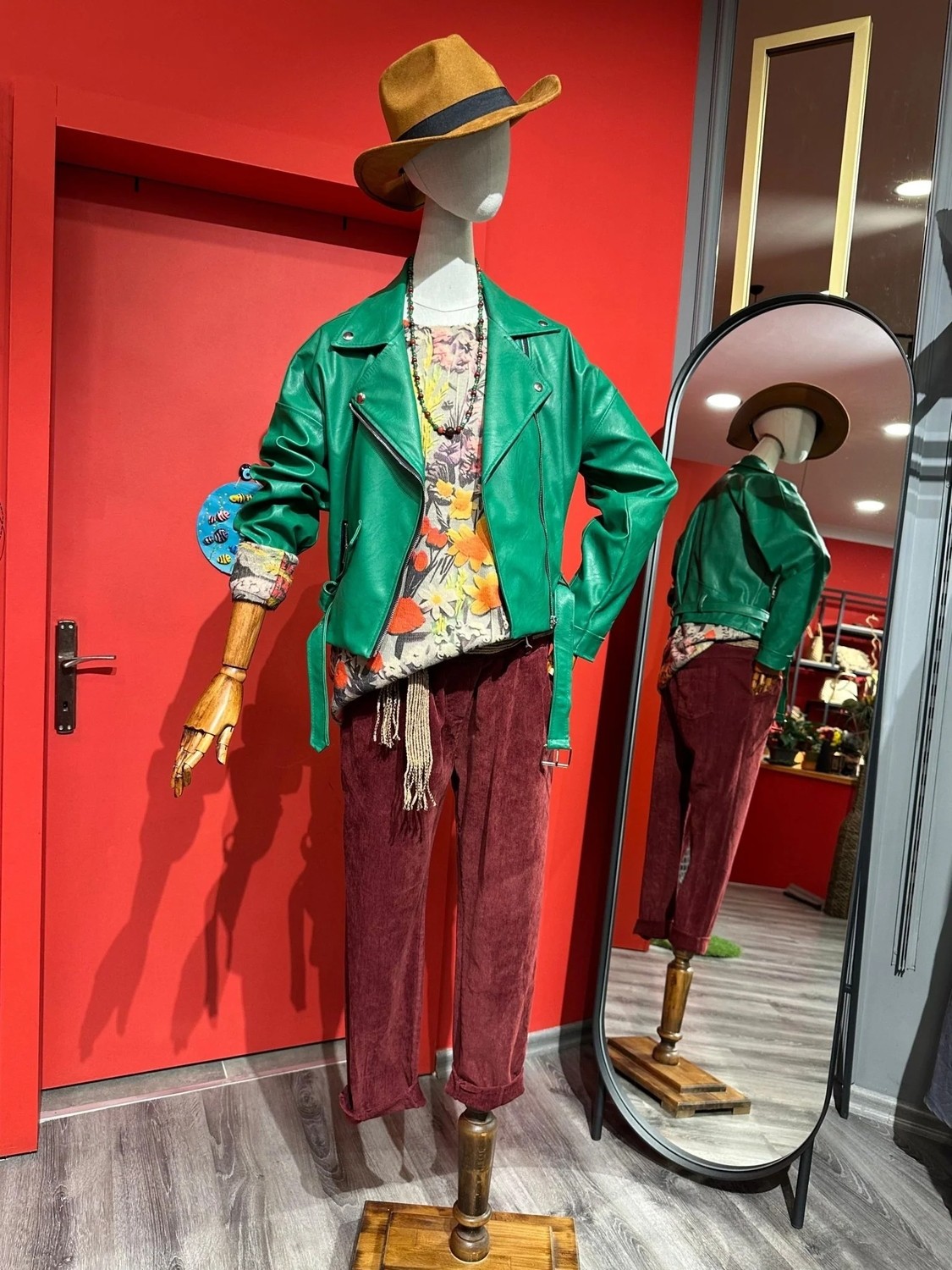 Yılday Gür Butik Yeşil Deri Ceket - Ithal Ürün, Şık ve Modern Tasarım görsel 2