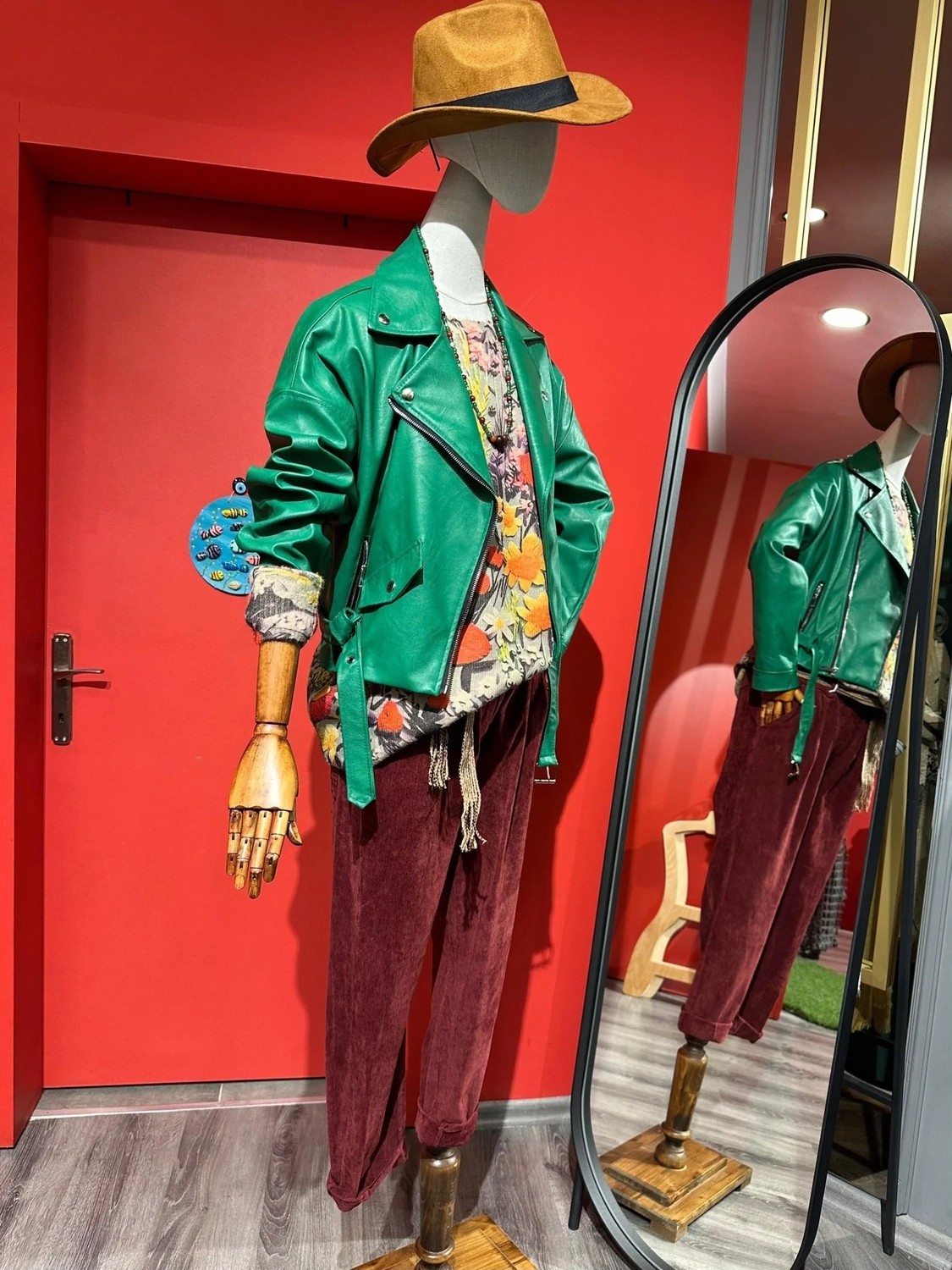 Yılday Gür Butik Yeşil Deri Ceket - Ithal Ürün, Şık ve Modern Tasarım görsel 3