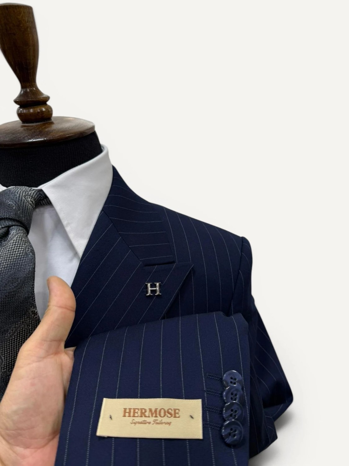 HERMOSE Sartorial | Derin Lacivert Çizgili Kruvaze Takım Elbise görsel 4