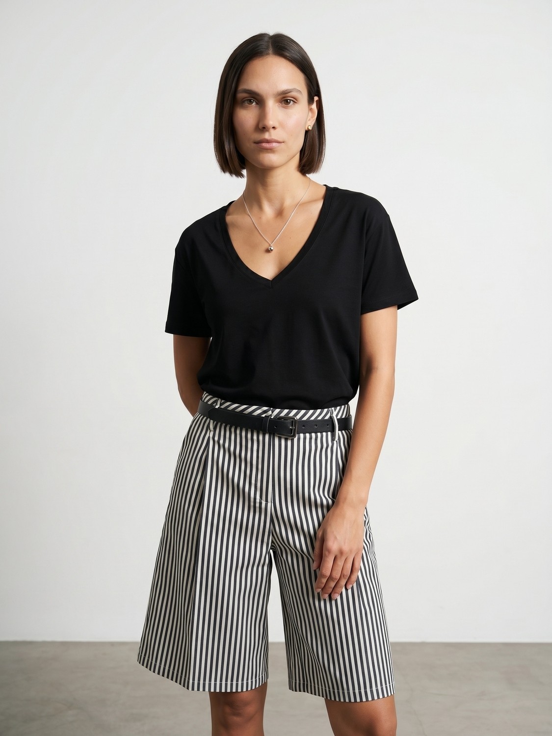 Dilvin 32847 Lyocell Karışımlı V Yaka T-Shirt-K.lacivert görsel 3