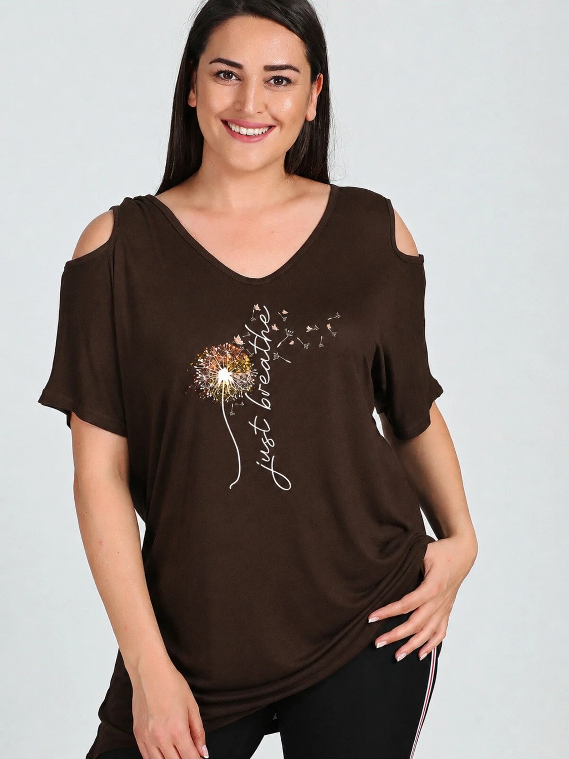 Curvy Trend Büyük Beden Breathe Baskılı Omuzu V Pencere Kısa Kol Bluz
