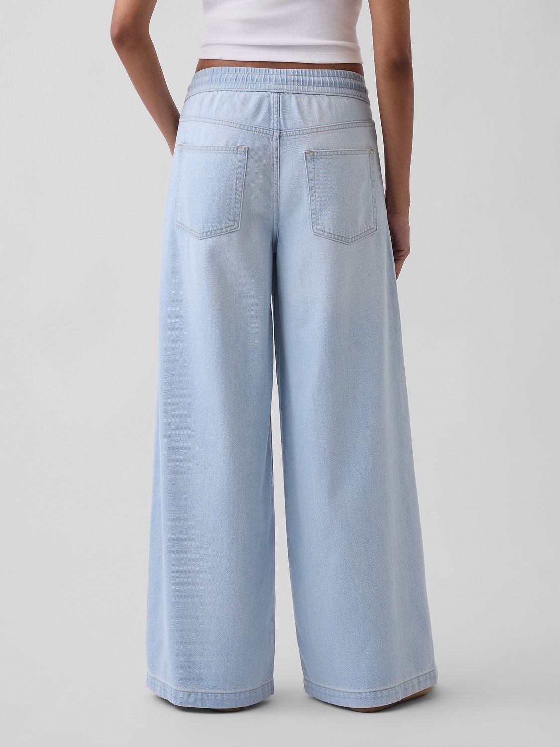 Gap Kadın Açık Mavi Mid Rise Ultrasoft Easy Baggy Jean Pantolon görsel 3