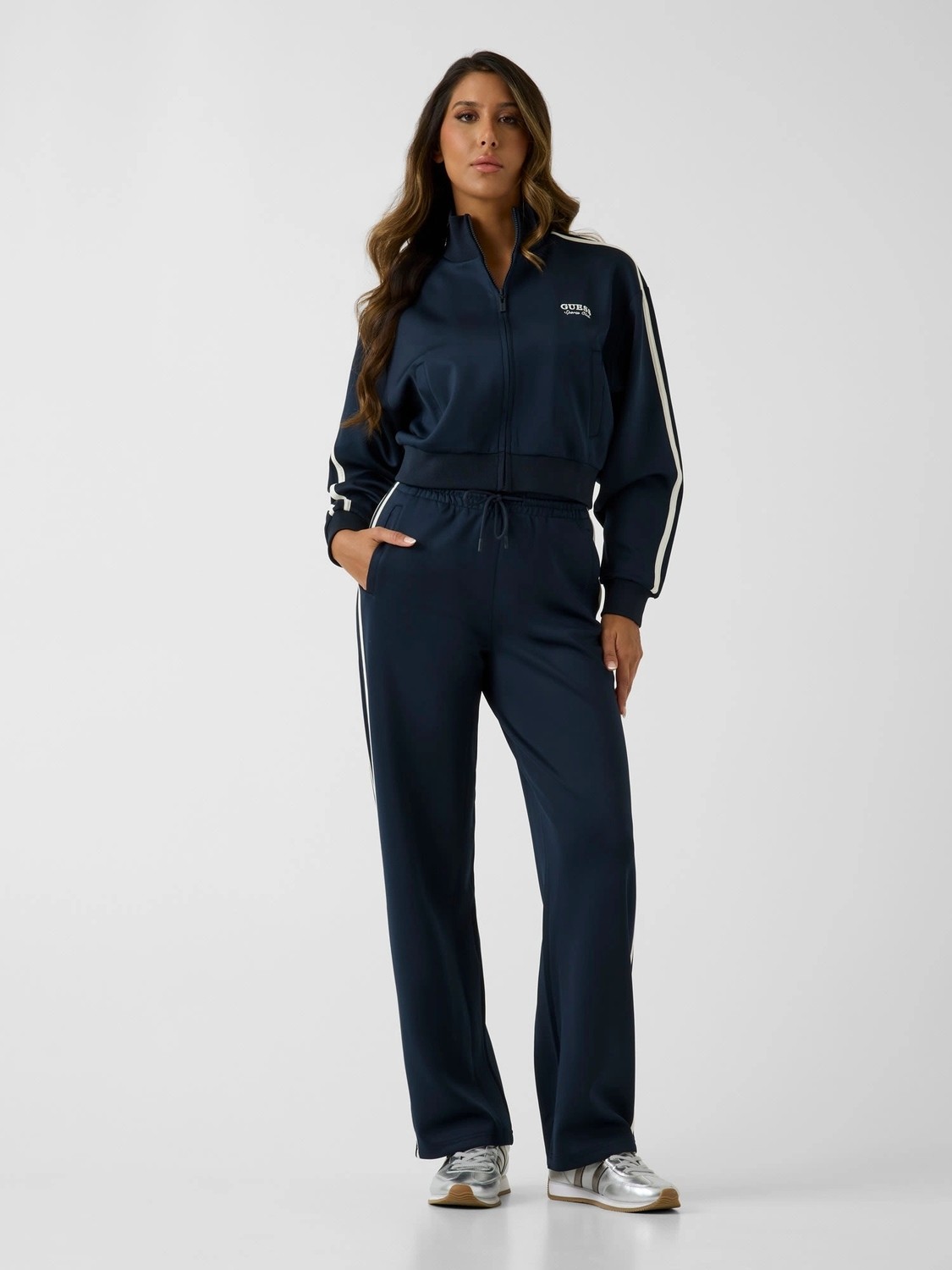 Guess Hoshi Kadın Aktif Scuba Sweatshirt görsel 2