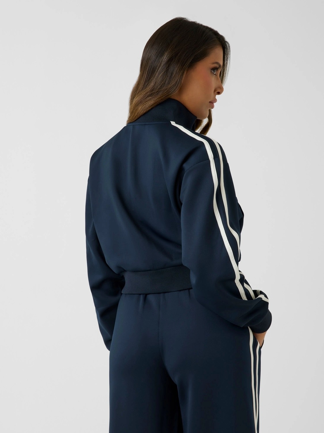 Guess Hoshi Kadın Aktif Scuba Sweatshirt görsel 3
