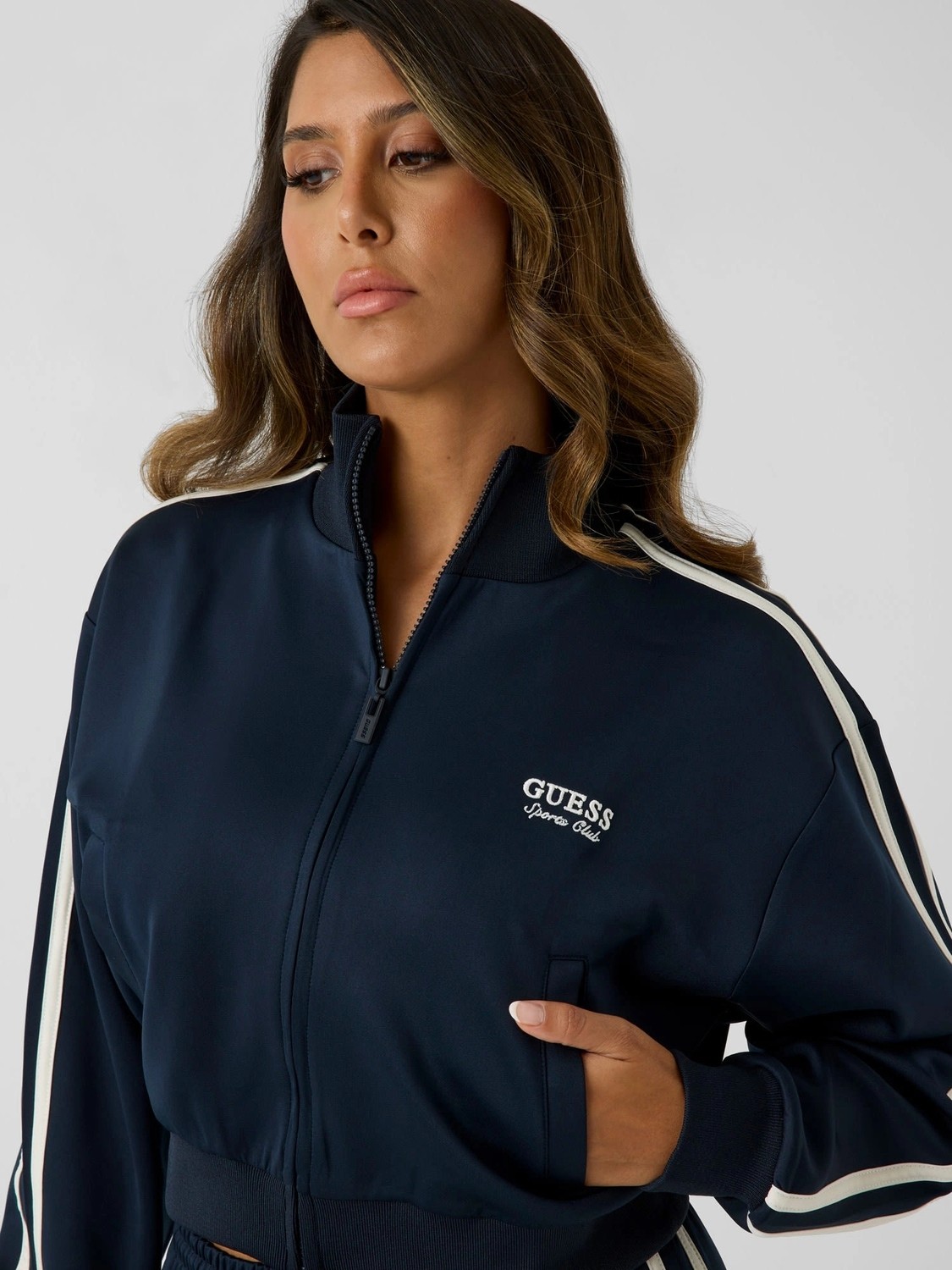 Guess Hoshi Kadın Aktif Scuba Sweatshirt görsel 4