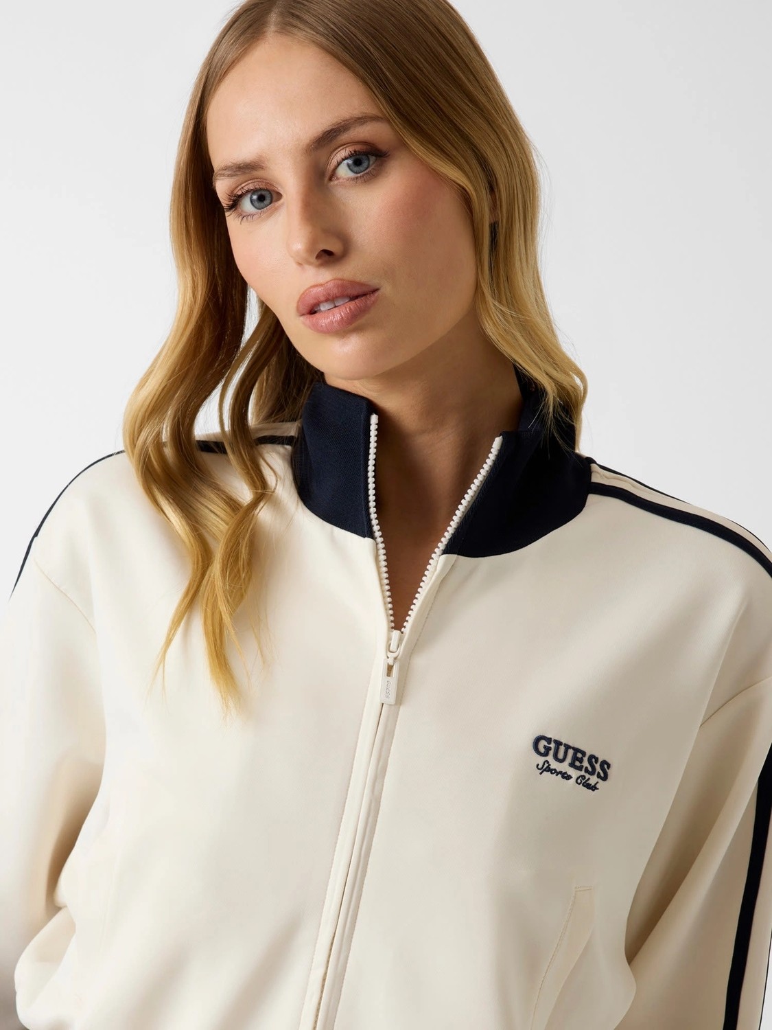 Guess Hoshi Kadın Aktif Scuba Sweatshirt görsel 4