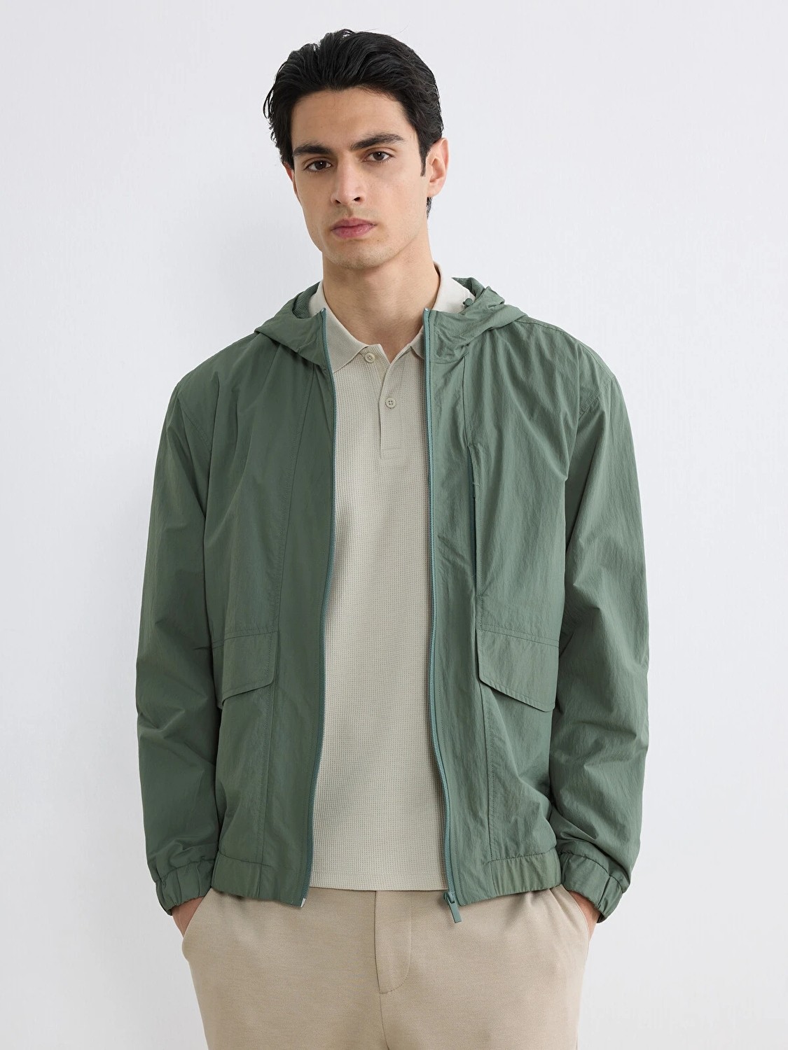LC Waikiki Yeni Sezon Loose Fit Kapüşonlu Erkek Yağmurluk