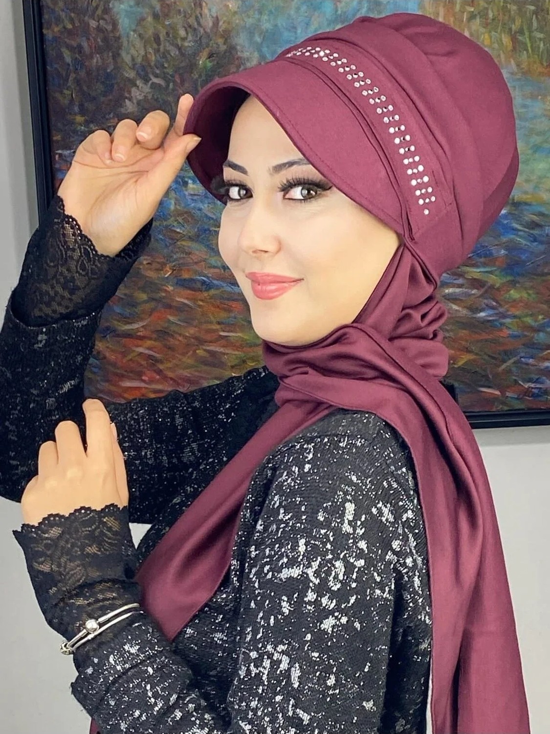 Butik Ambar 3 Sıra Beyaz Kare Taş Detaylı Baharlık Şapka